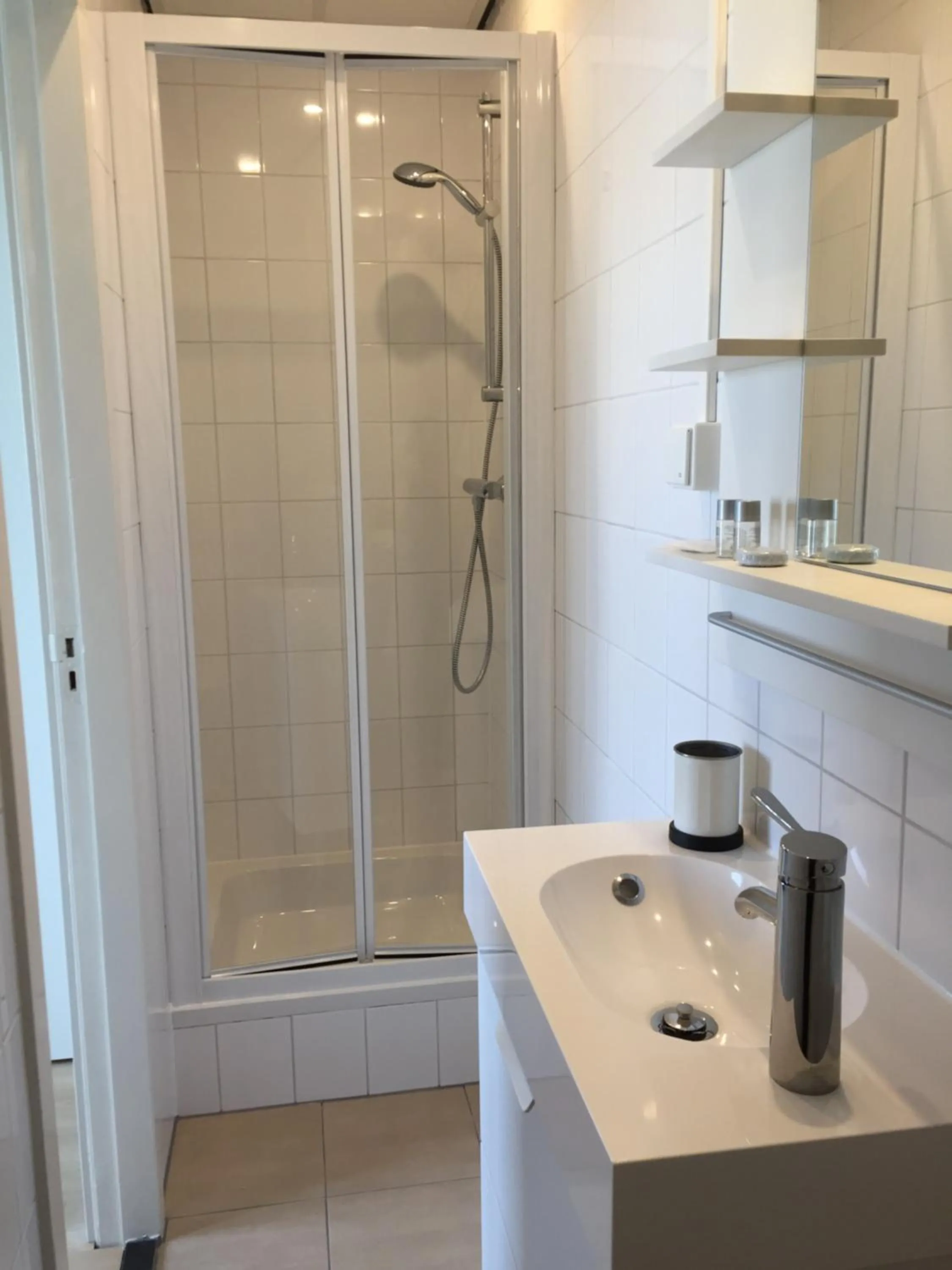 Bathroom in Pension Zandvoort aan Zee