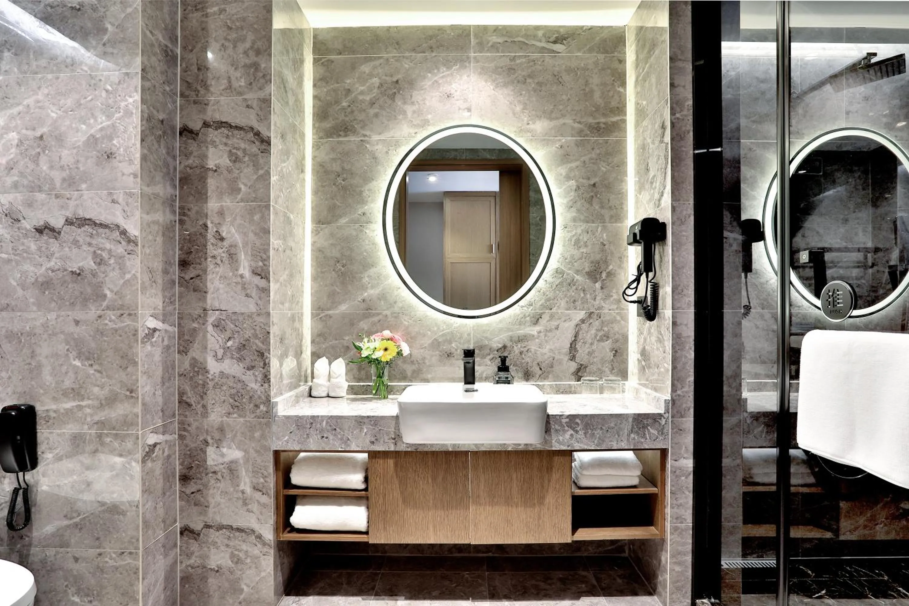 Shower in Zhoushan Maison New Century Hotel