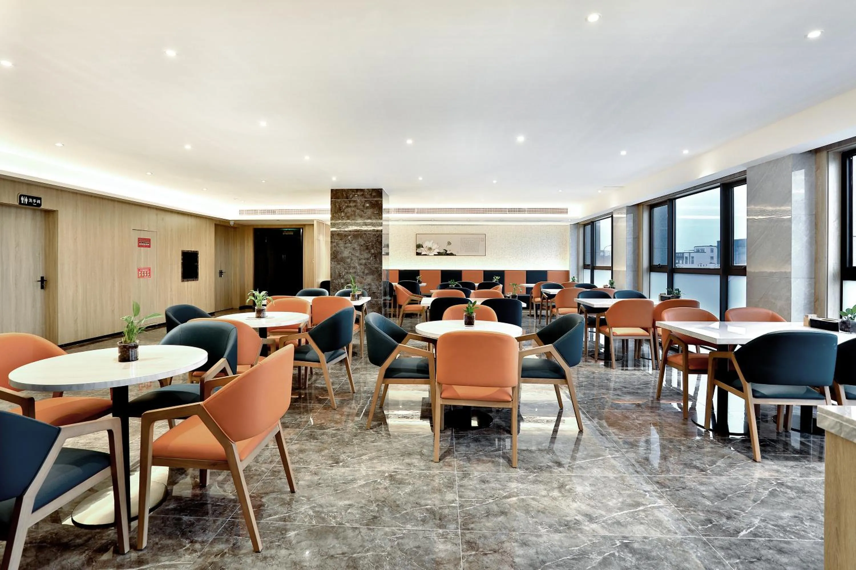 Restaurant/places to eat in Zhoushan Maison New Century Hotel