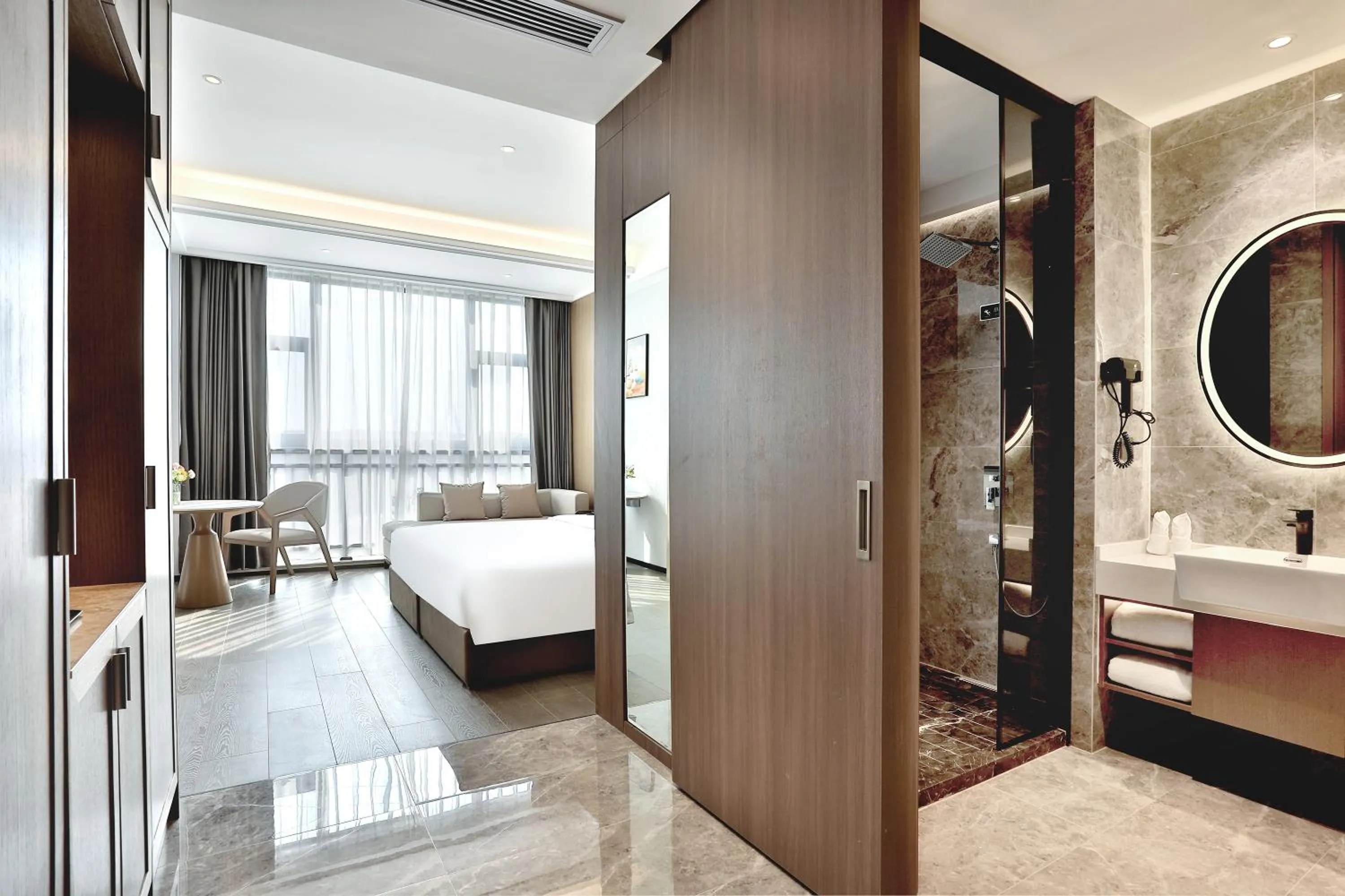 Photo of the whole room in Zhoushan Maison New Century Hotel