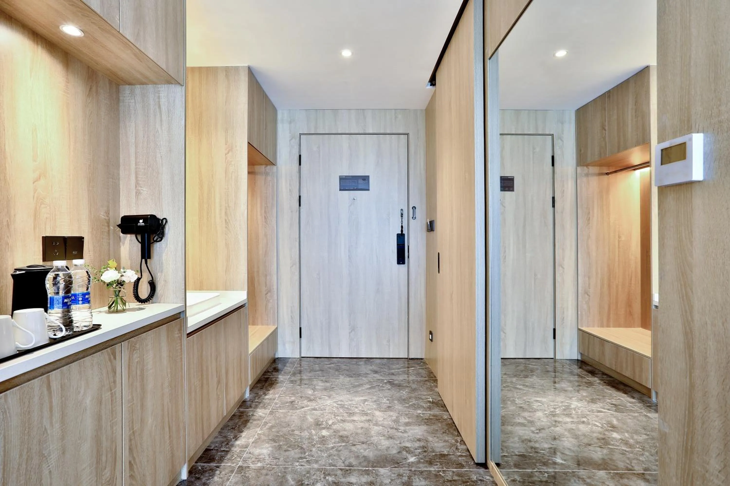 wardrobe in Zhoushan Maison New Century Hotel