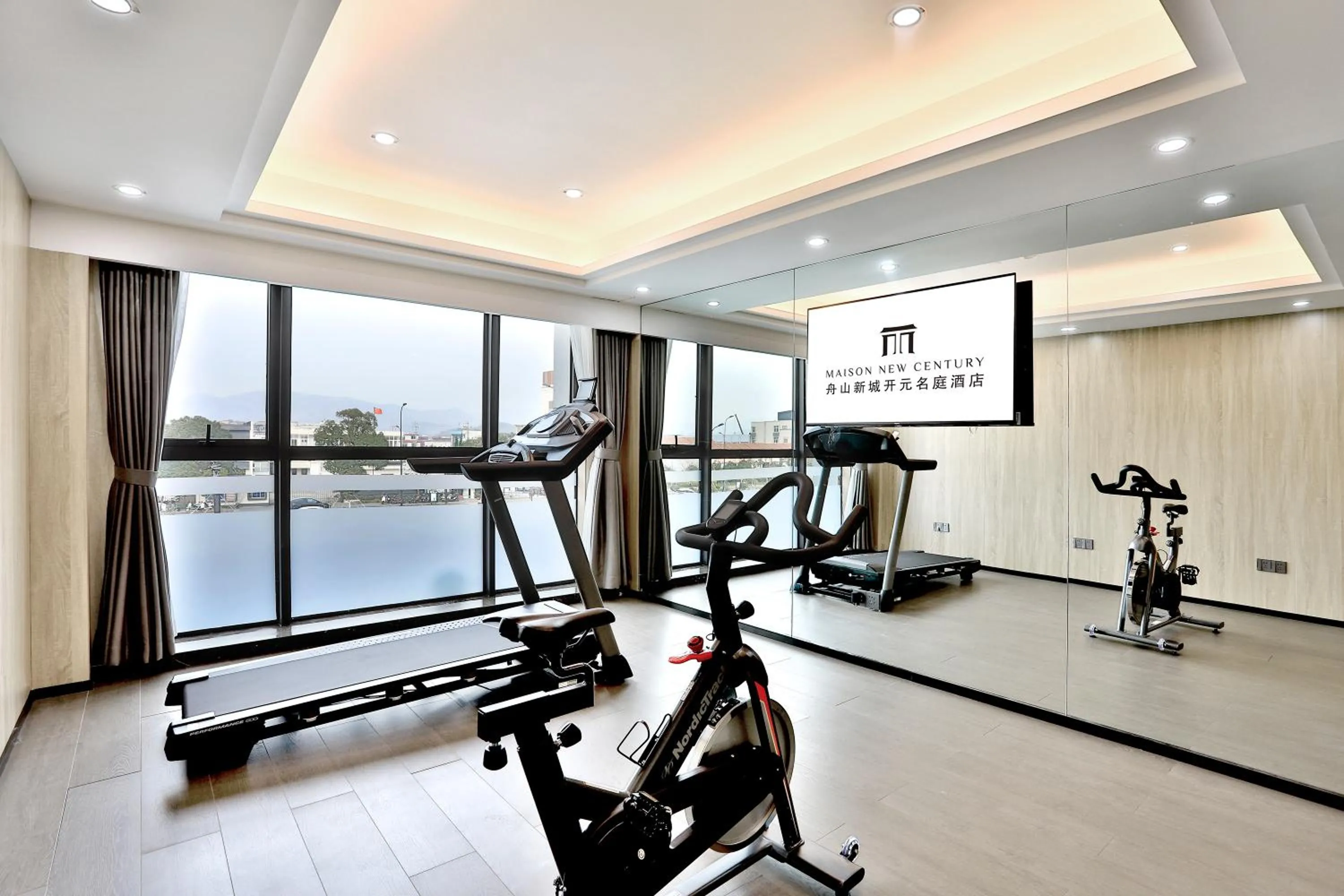 Fitness centre/facilities in Zhoushan Maison New Century Hotel