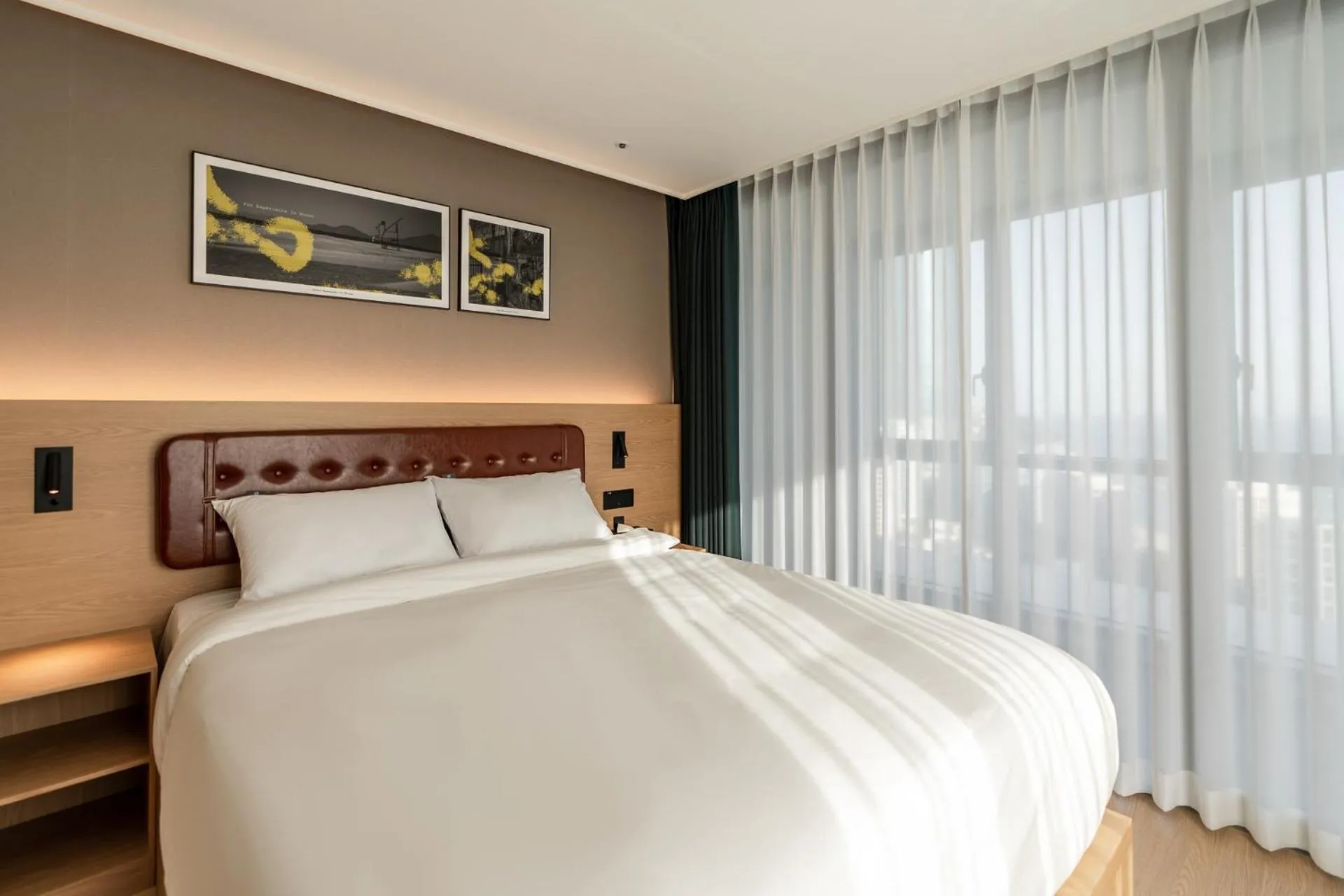 Bed in D OV Haeundae Hotel