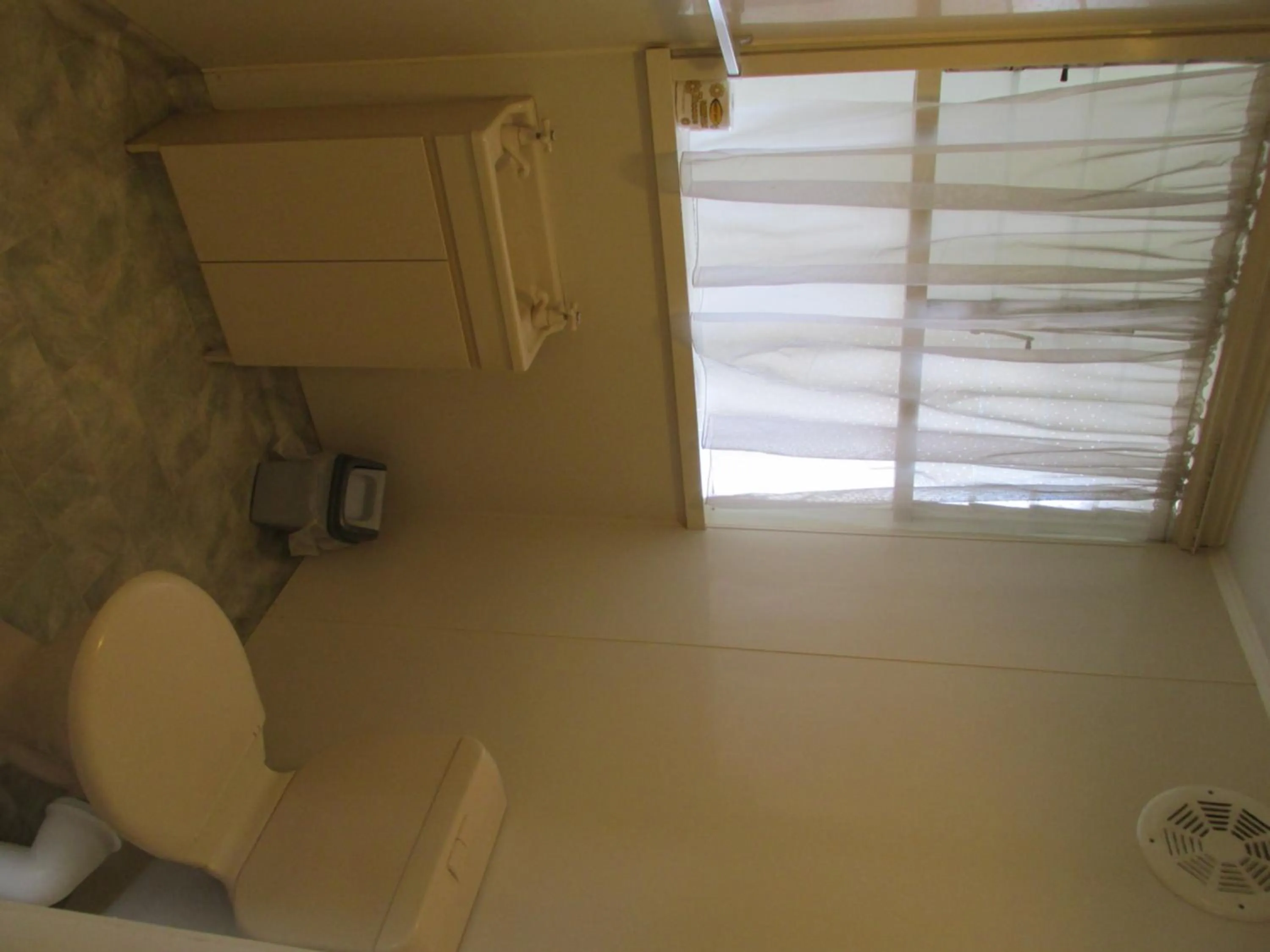 Bathroom in Kuirau Park Motor Lodge- Thermal Mineral pool