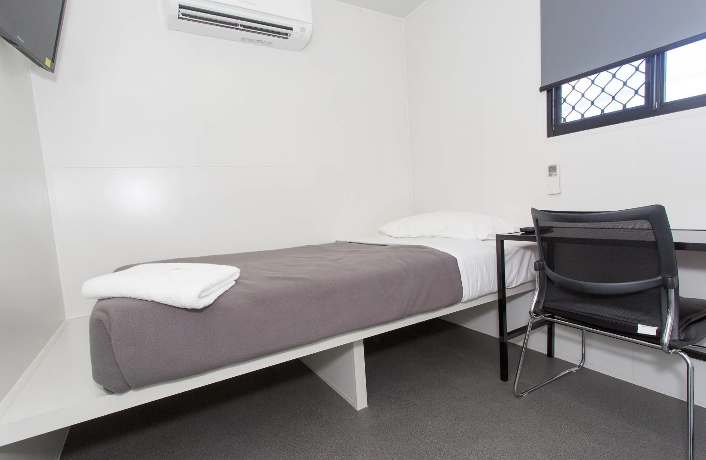 Photo of the whole room, Bed in Mycow Accommodation Mackay
