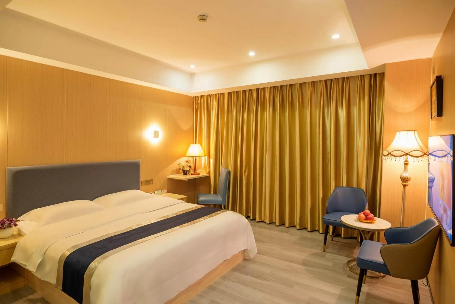 Green Island Holiday Hotel