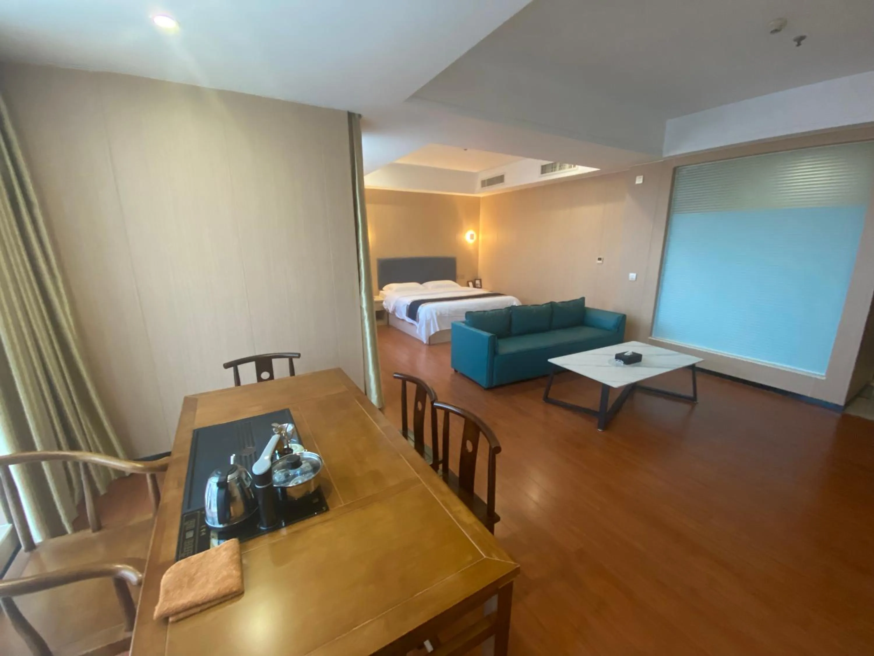 Green Island Holiday Hotel