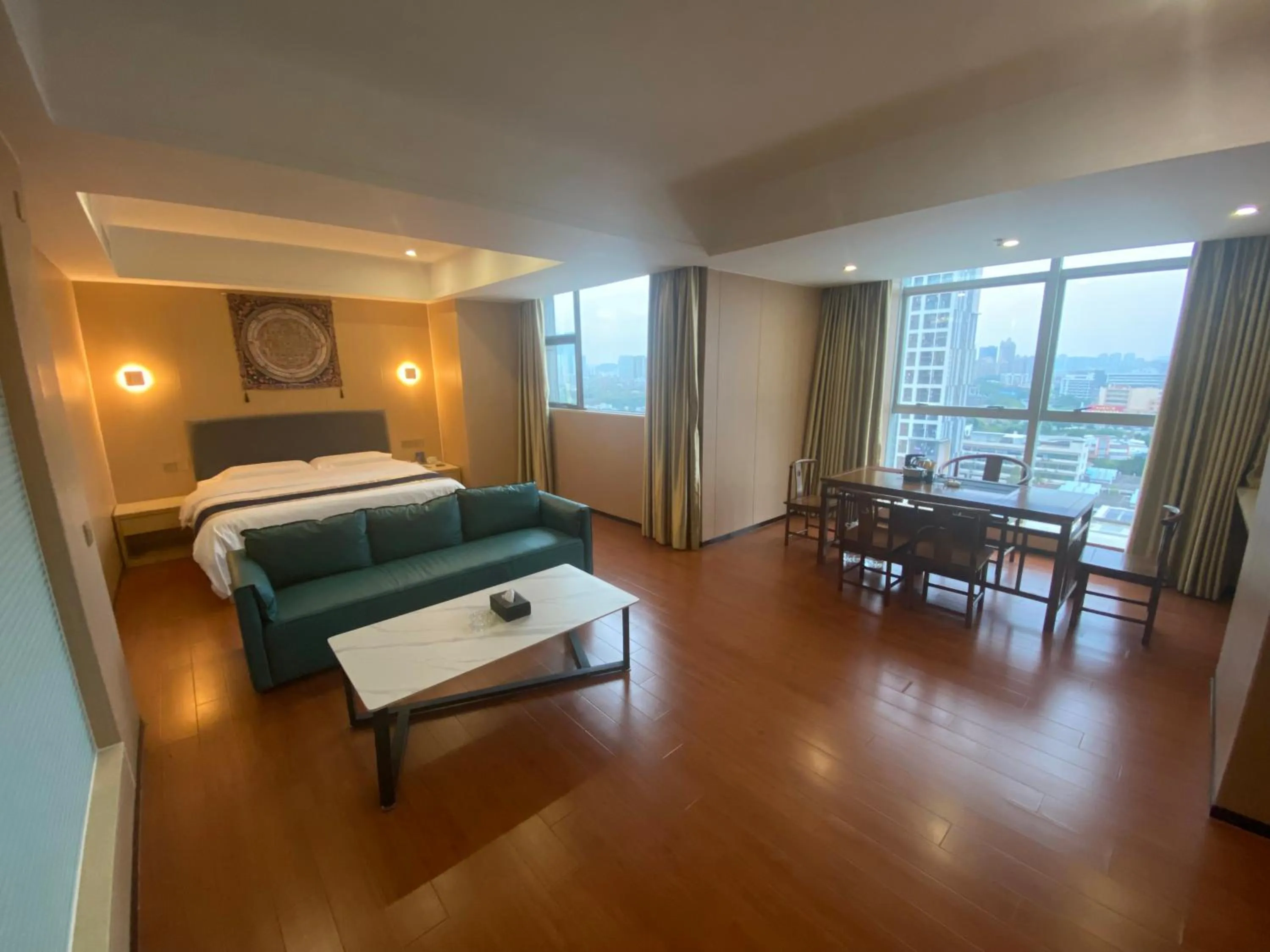 Green Island Holiday Hotel