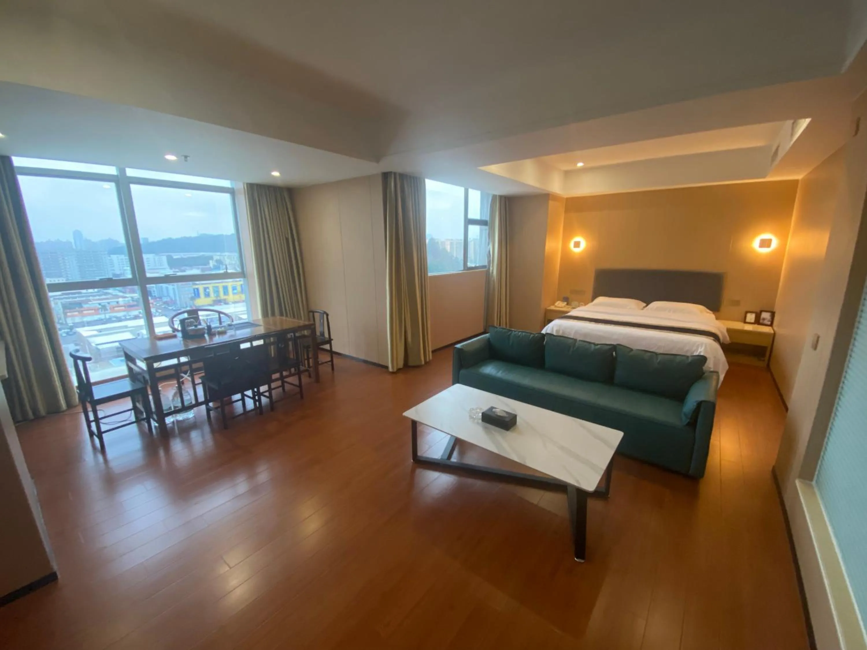 Green Island Holiday Hotel