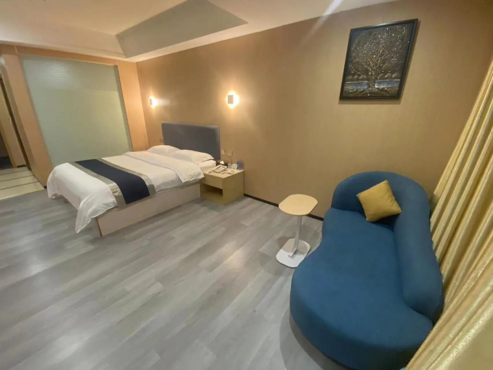 Photo of the whole room in Green Island Holiday Hotel