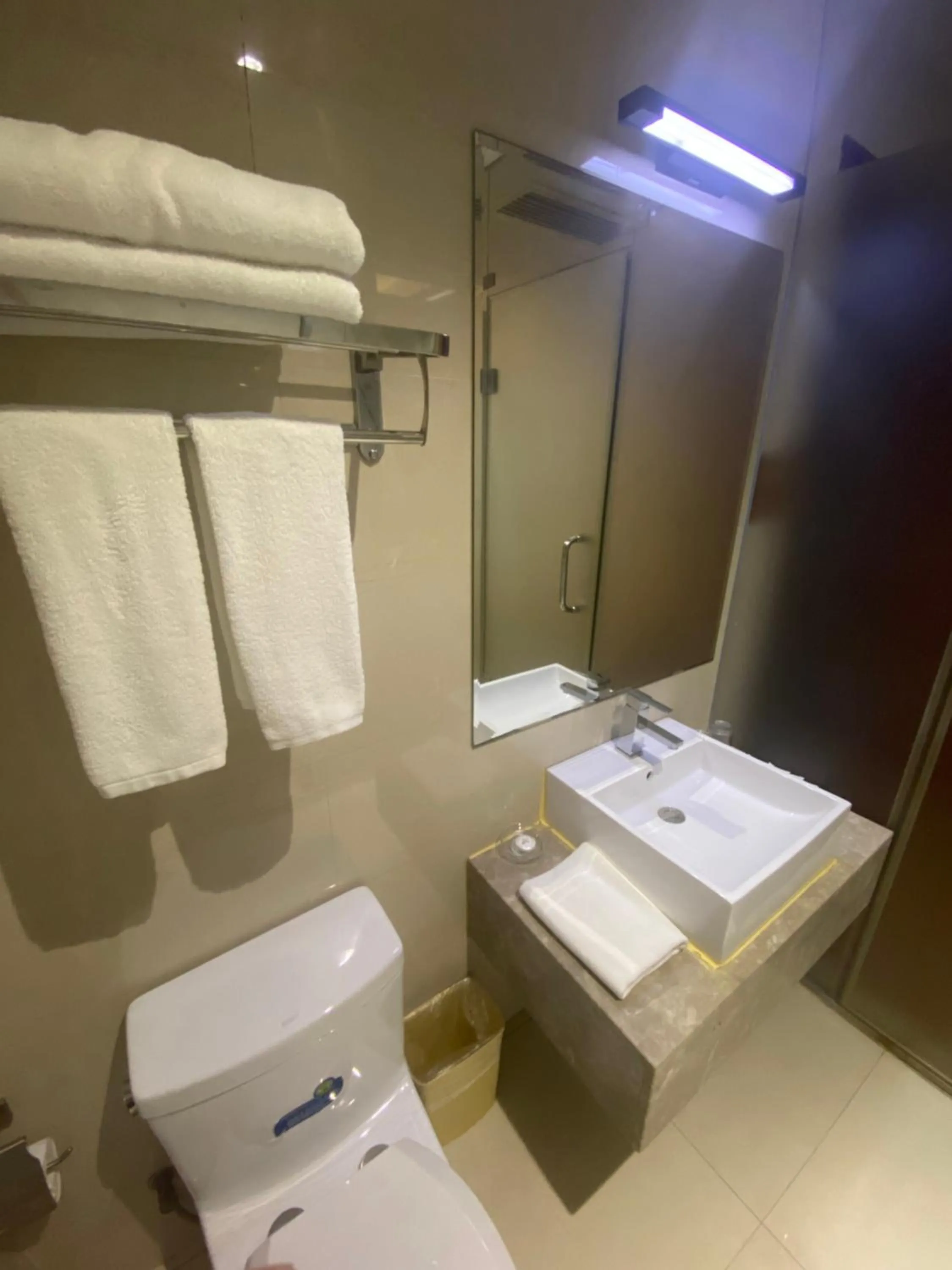 Green Island Holiday Hotel