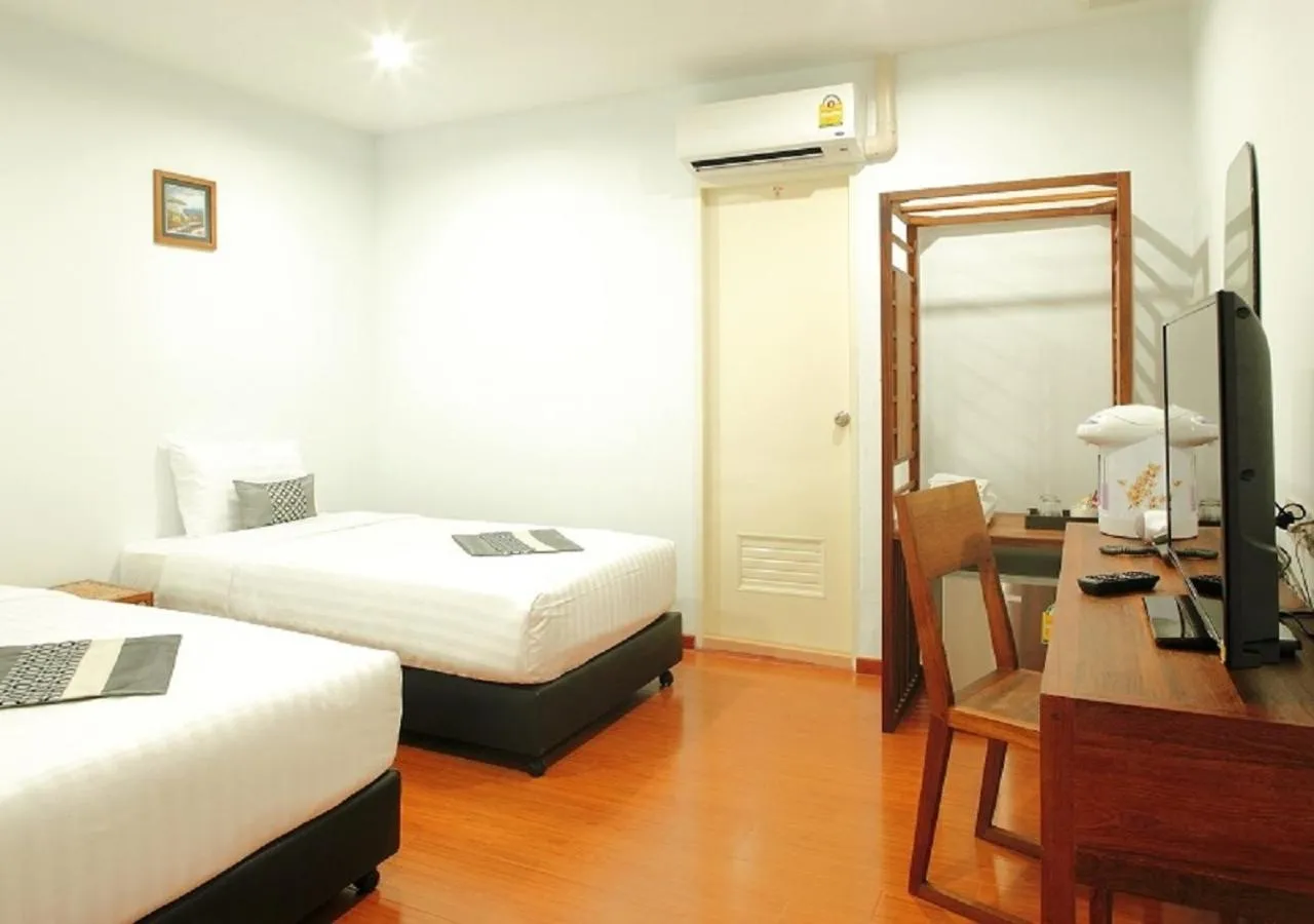 Bed in Double DD House at MRT Sutthisarn