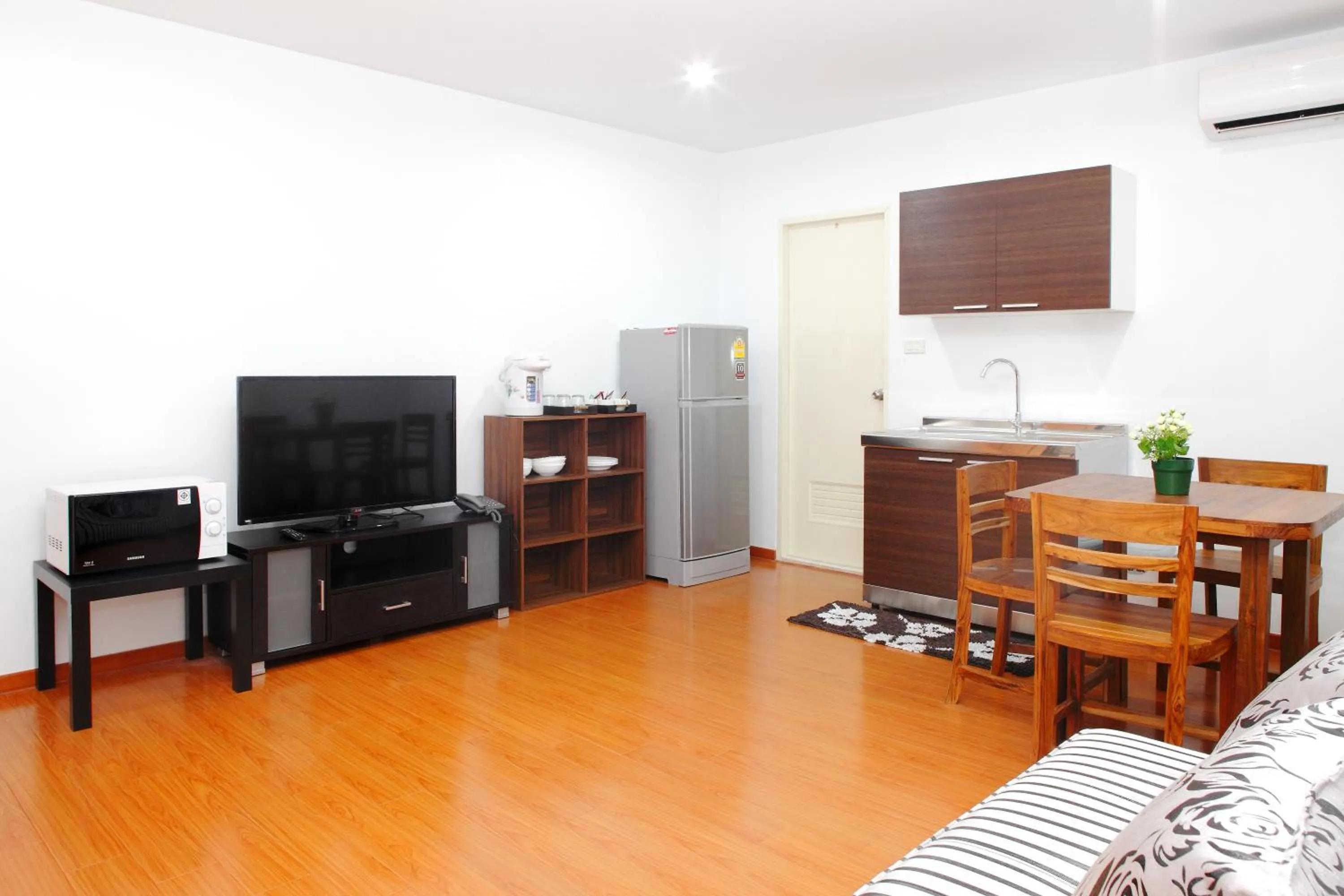 Living room in Double DD House at MRT Sutthisarn