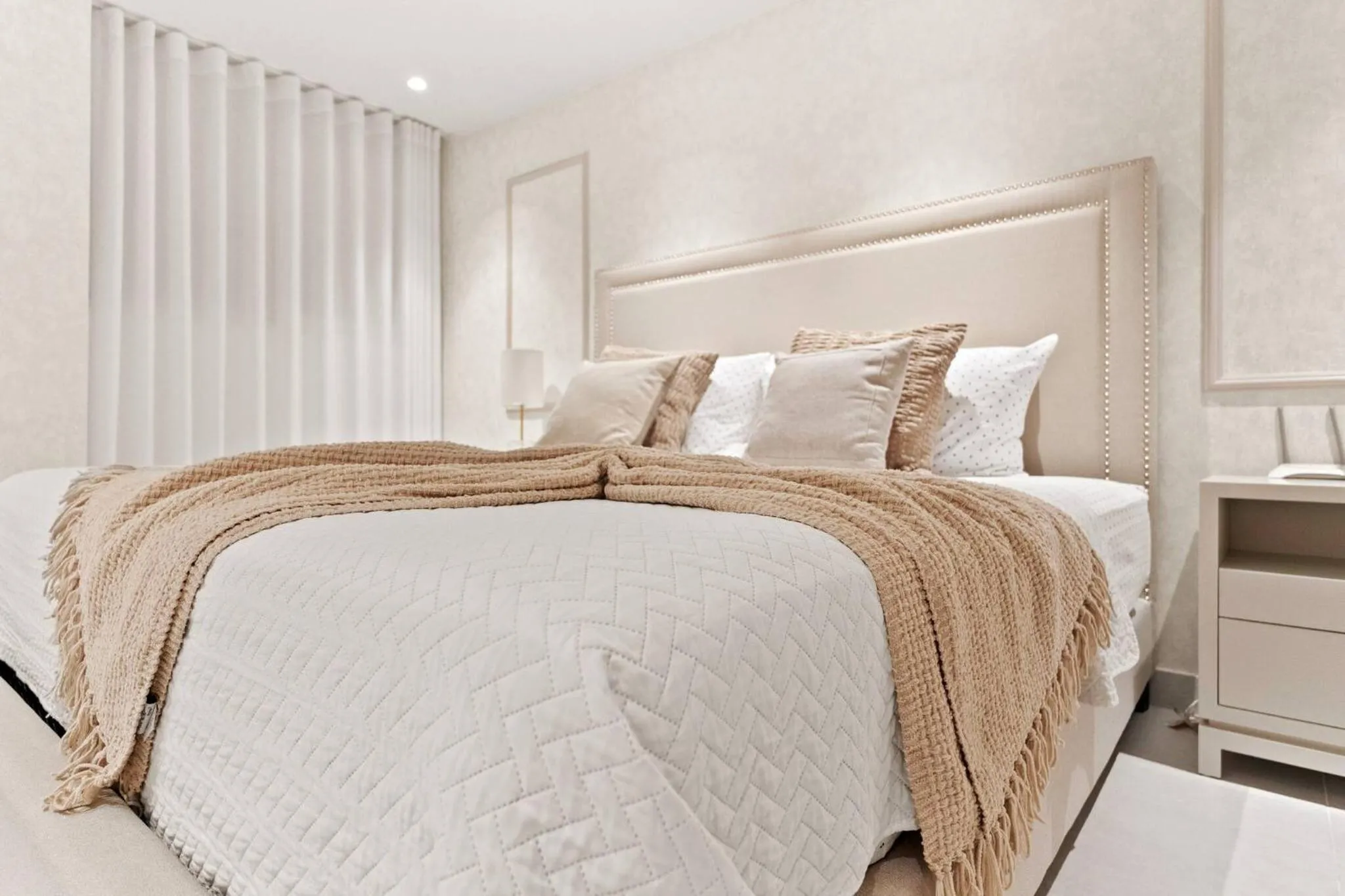 Bed in Oasis Urbano Family 2br Pool Gym Lm22-8B