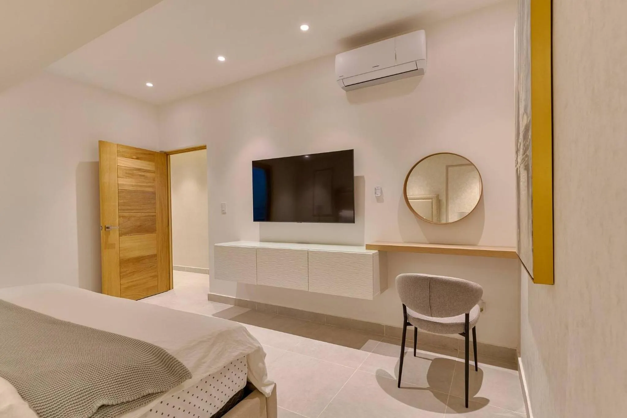 Bed in Oasis Urbano Family 2br Pool Gym Lm22-8B