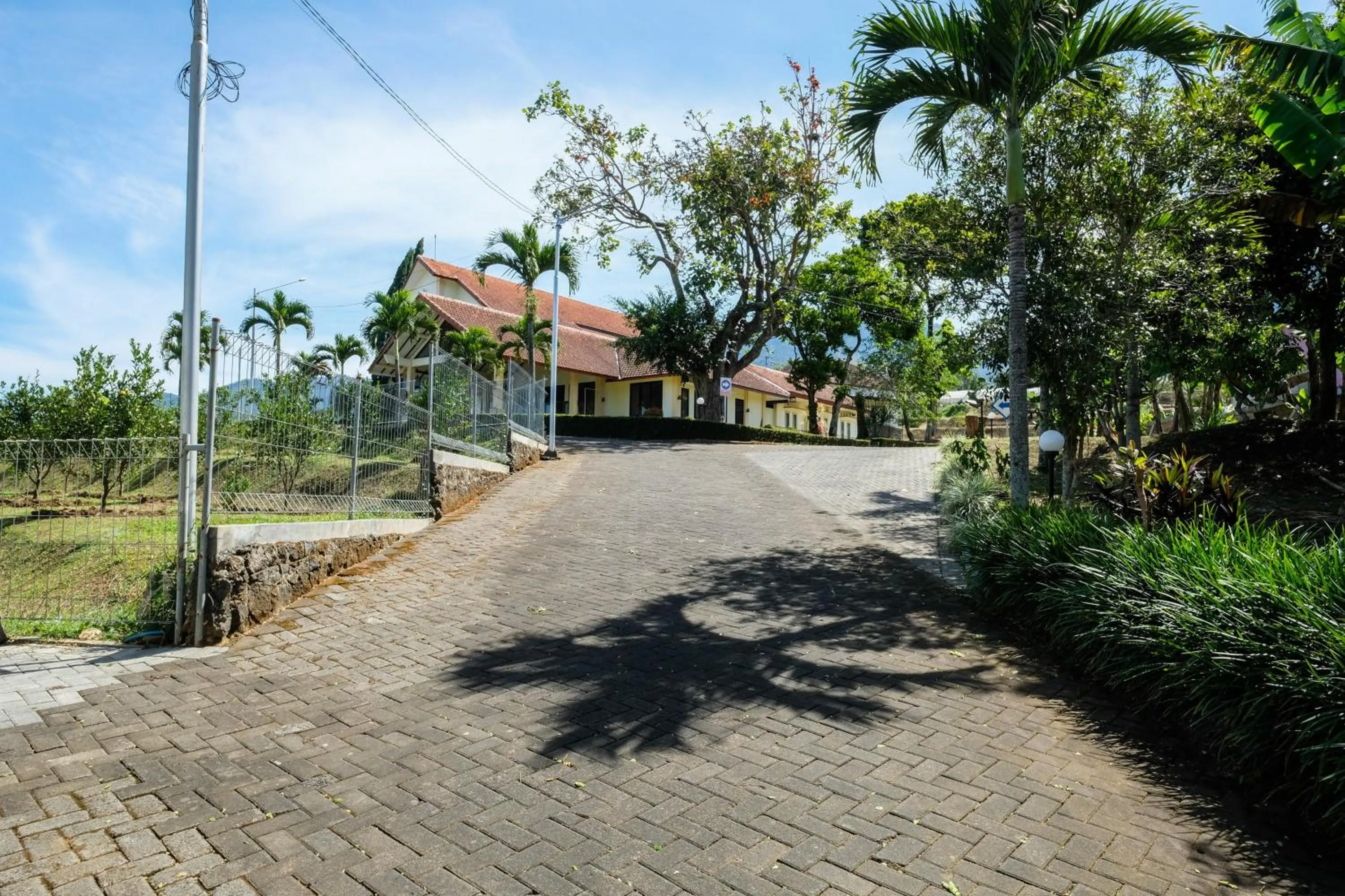 Property building in RedDoorz at Jestro Guest House Batu