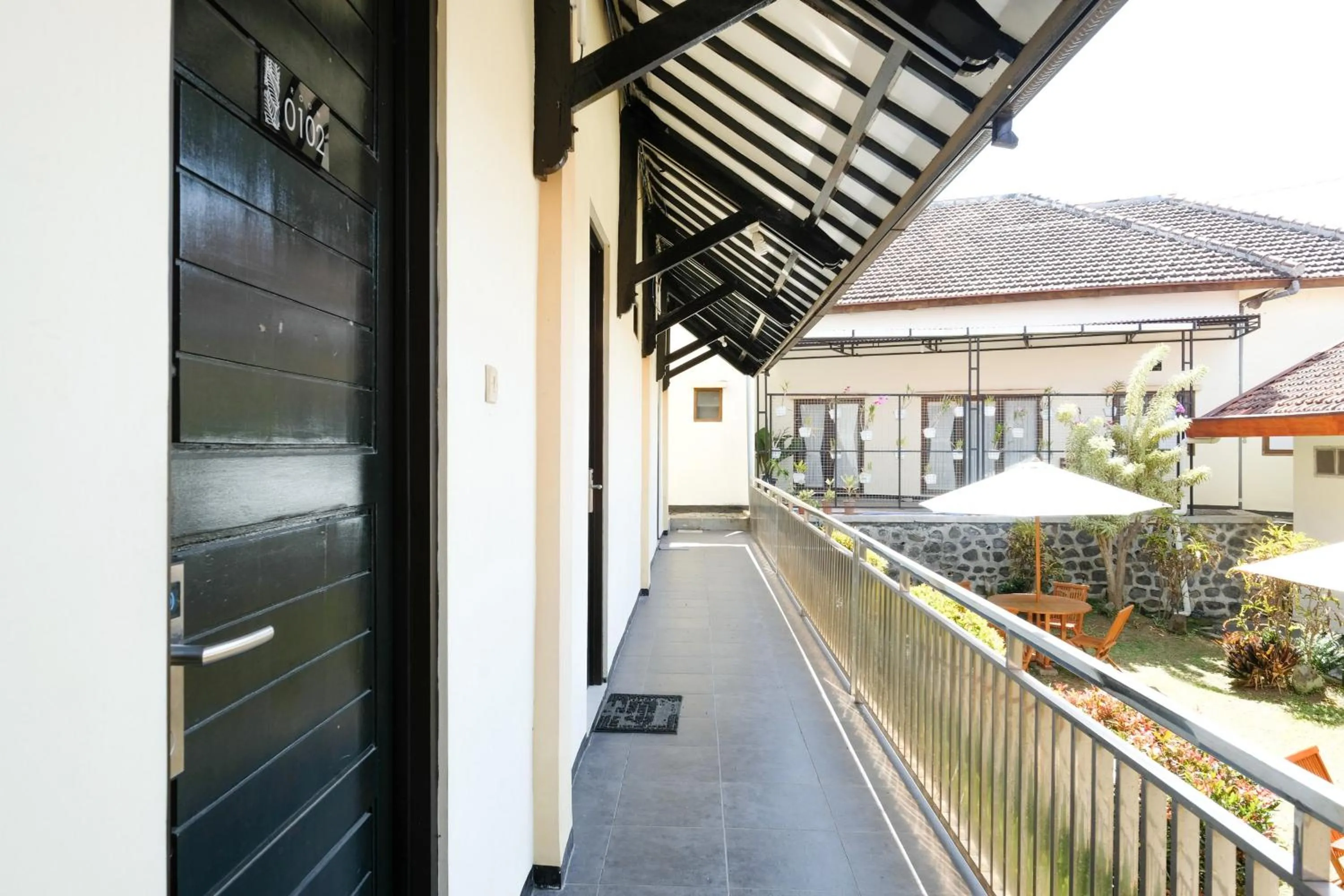 Property building in RedDoorz at Jestro Guest House Batu