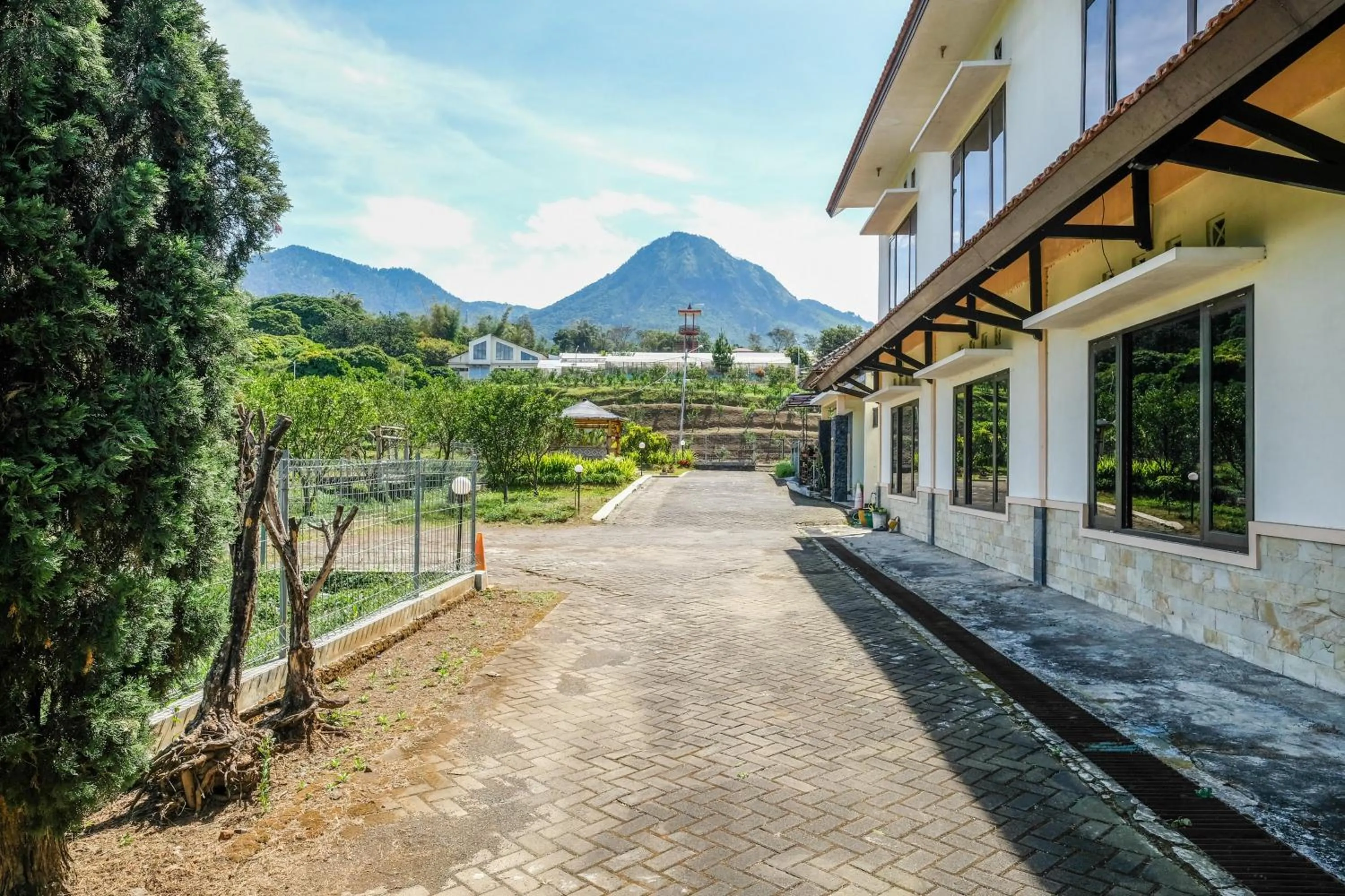 Property building in RedDoorz at Jestro Guest House Batu