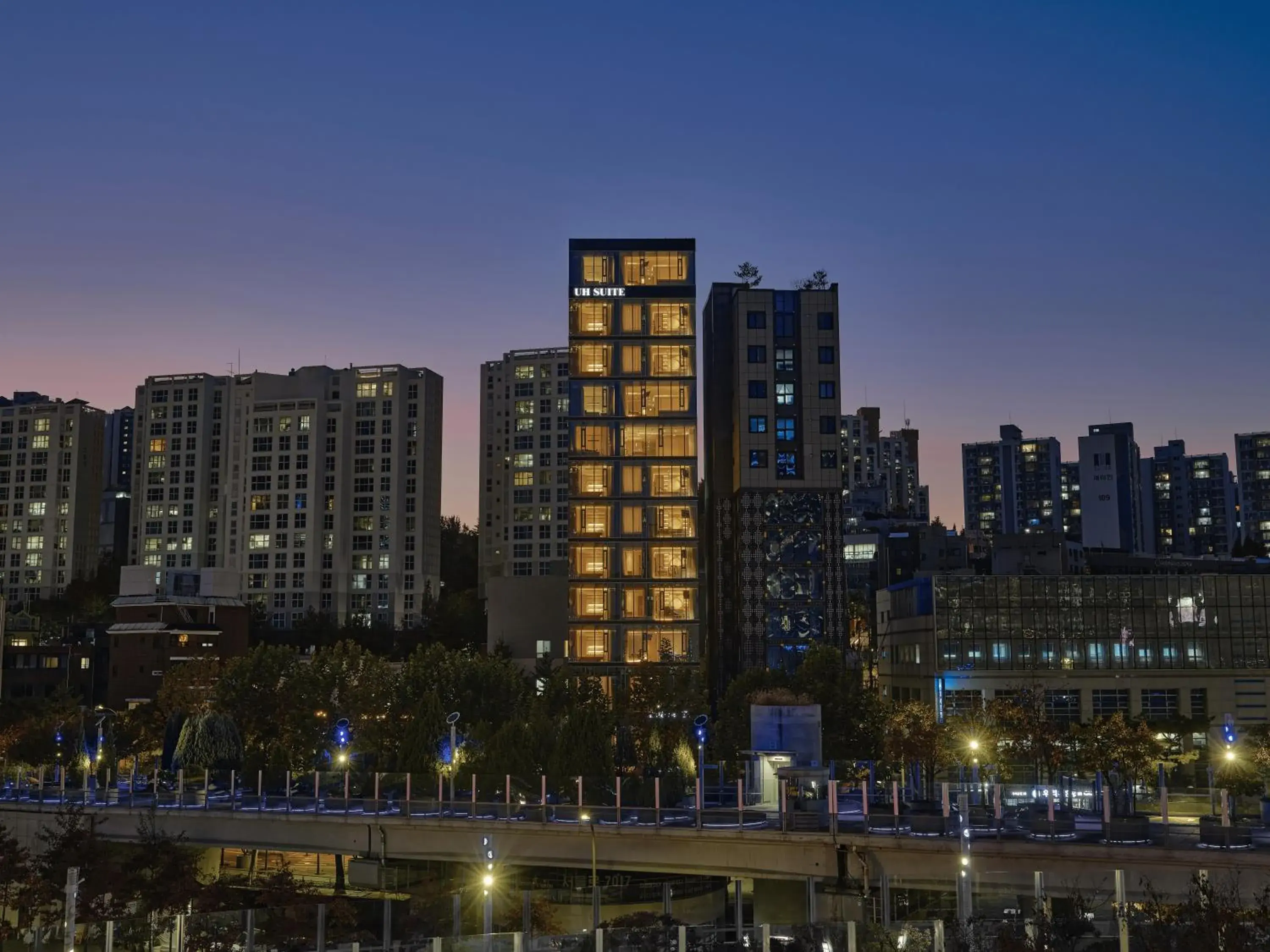 Property building in UH Suite The Seoul Property building in UH Suite The Seoul