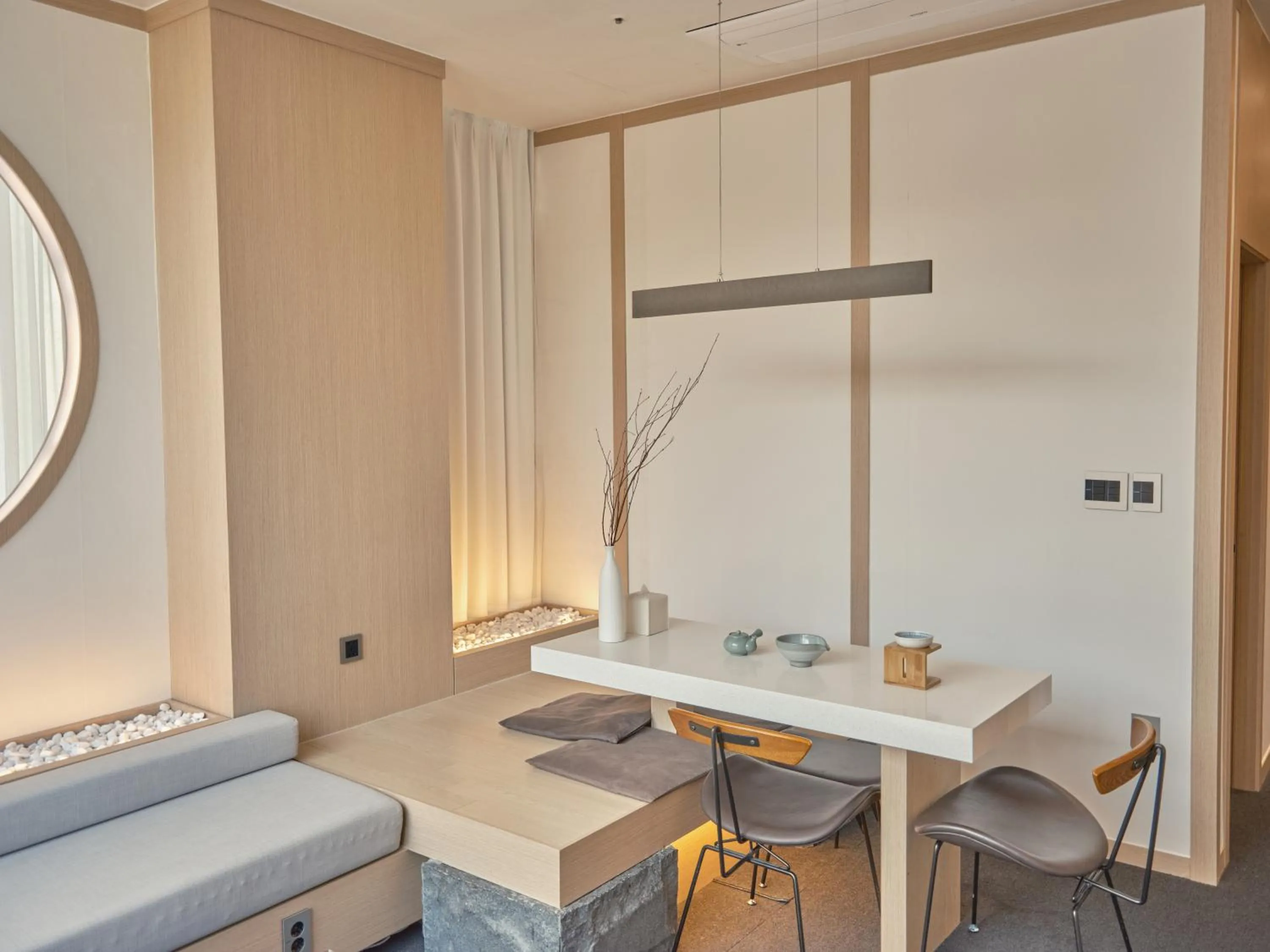 Seating area in UH Suite The Seoul