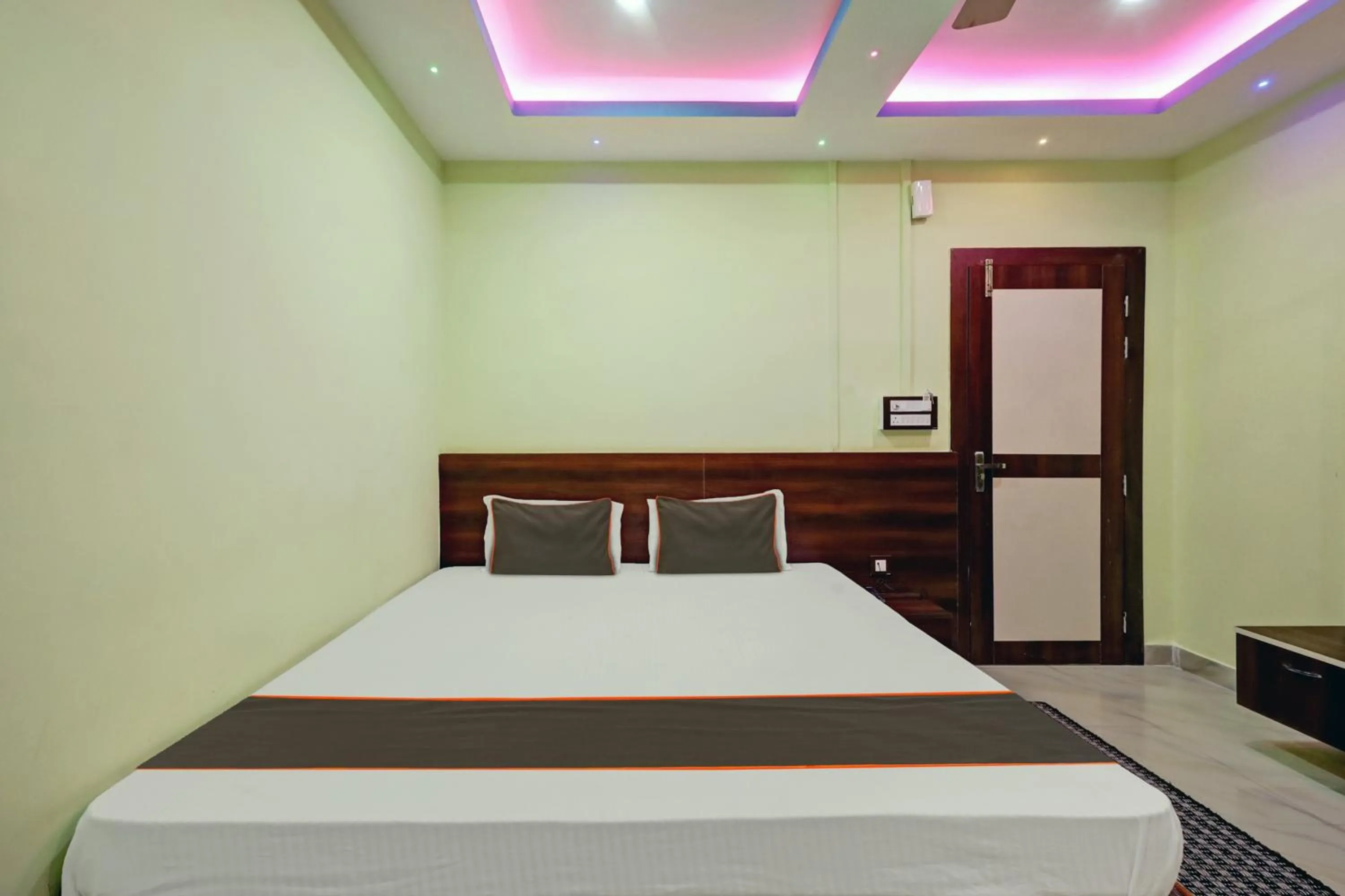 Bedroom, Bed in Hotel O Maa Bharati