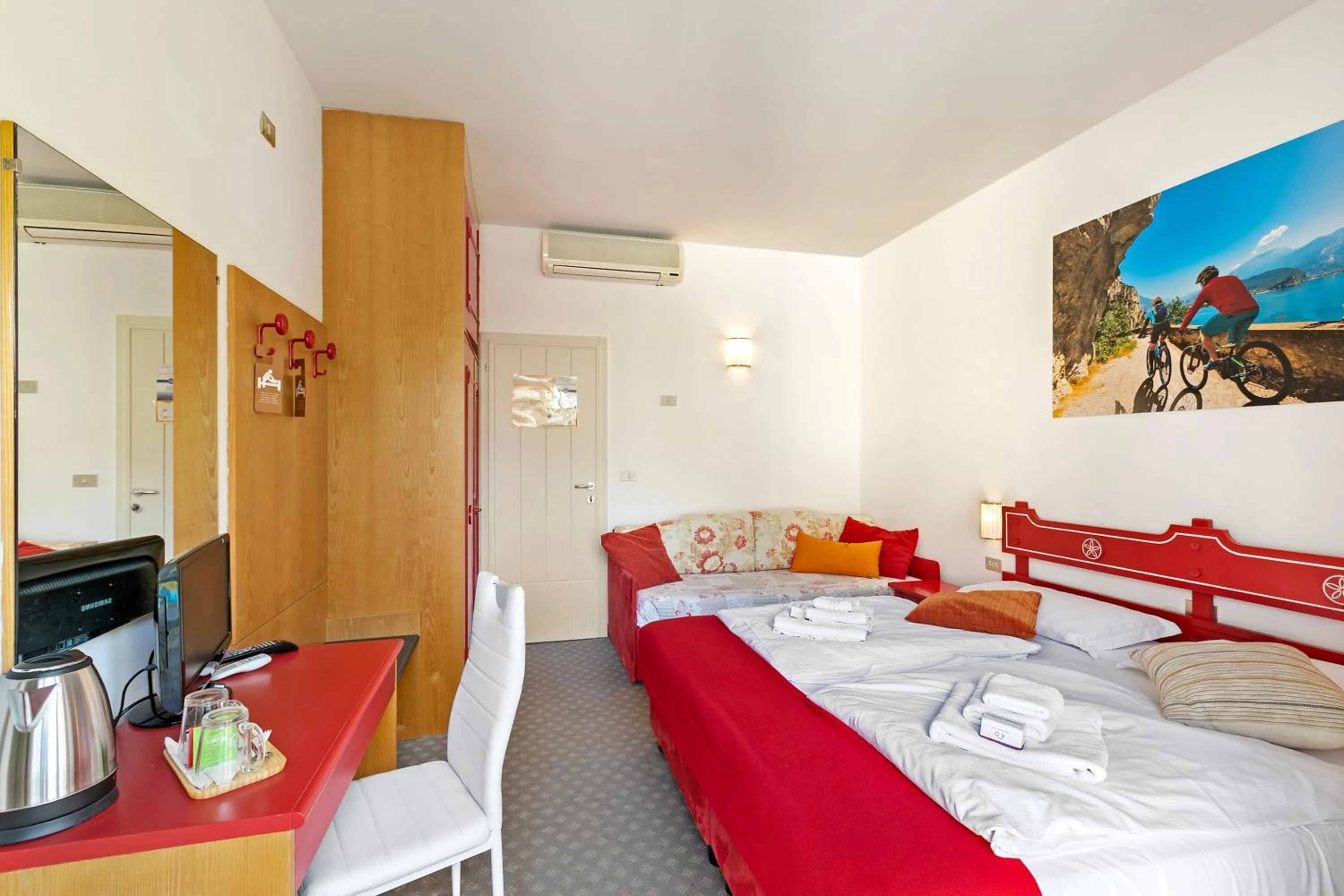 Bedroom, Bed in Bike & Wind Hotel Villa Maria