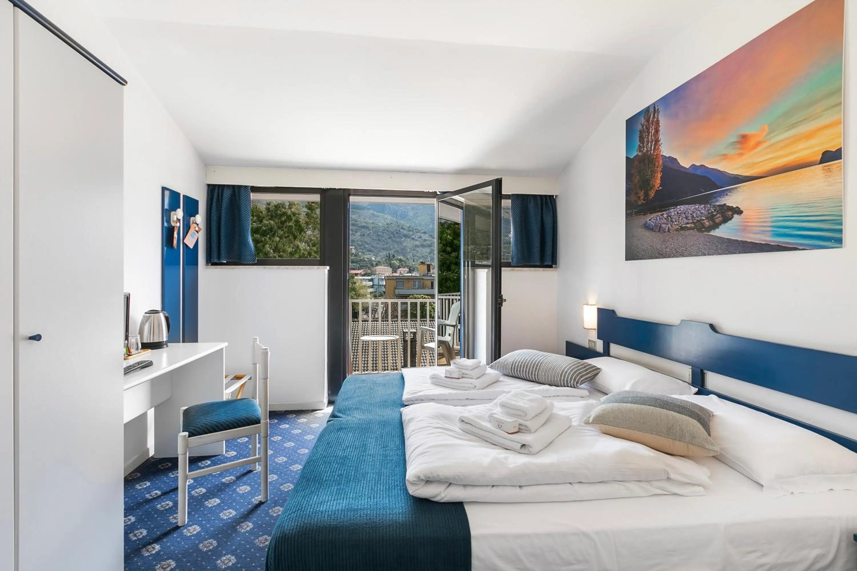 Balcony/Terrace, Bed in Bike & Wind Hotel Villa Maria