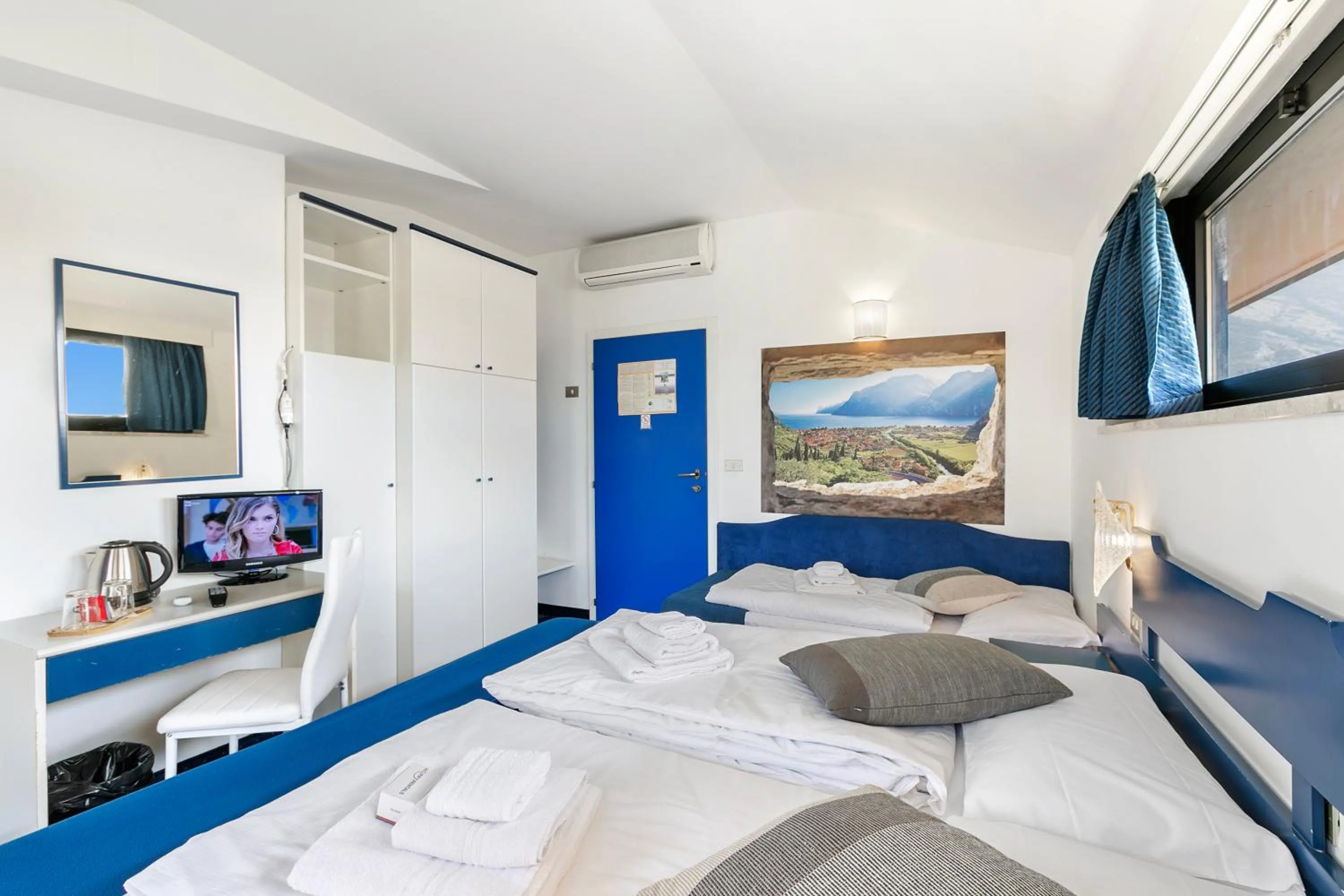 TV and multimedia, Bed in Bike & Wind Hotel Villa Maria