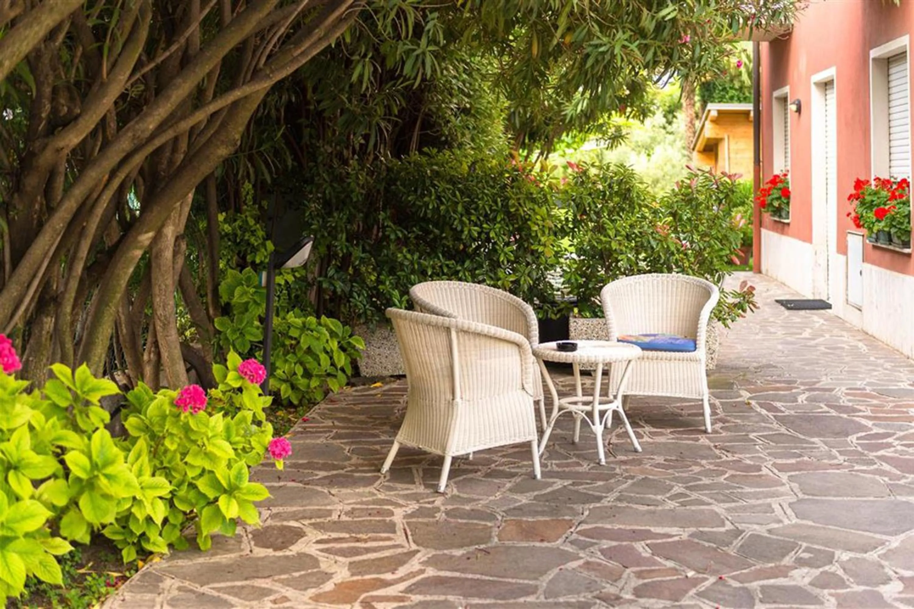 Seating area in Bike & Wind Hotel Villa Maria