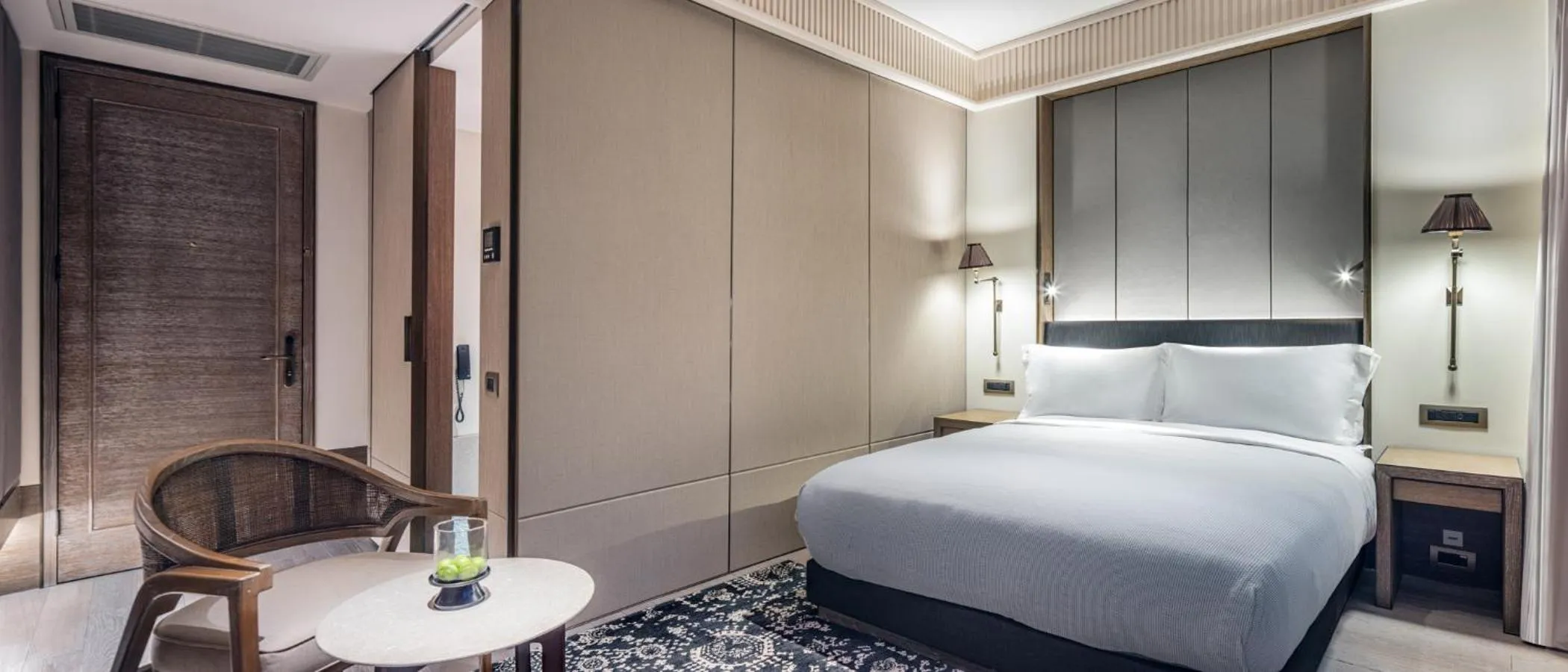 Bathroom, Bed in Princes' Palace Resort, Buyukada