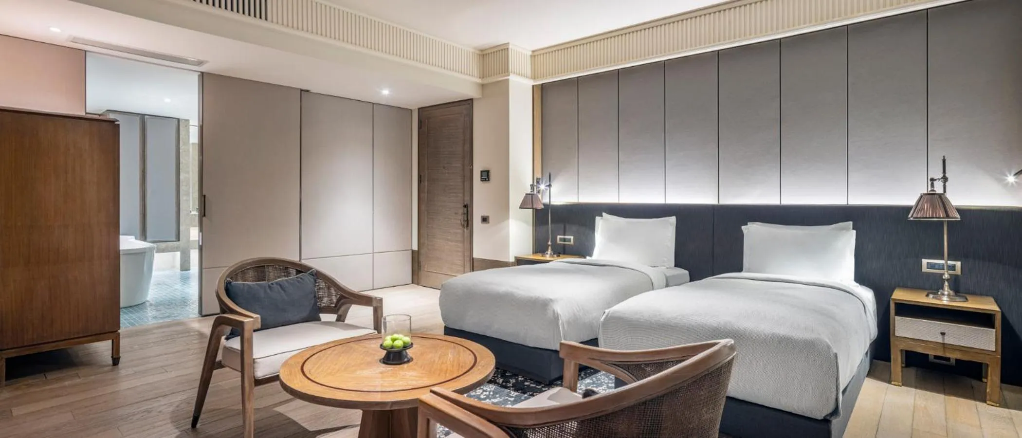 Bedroom, Bed in Princes' Palace Resort, Buyukada