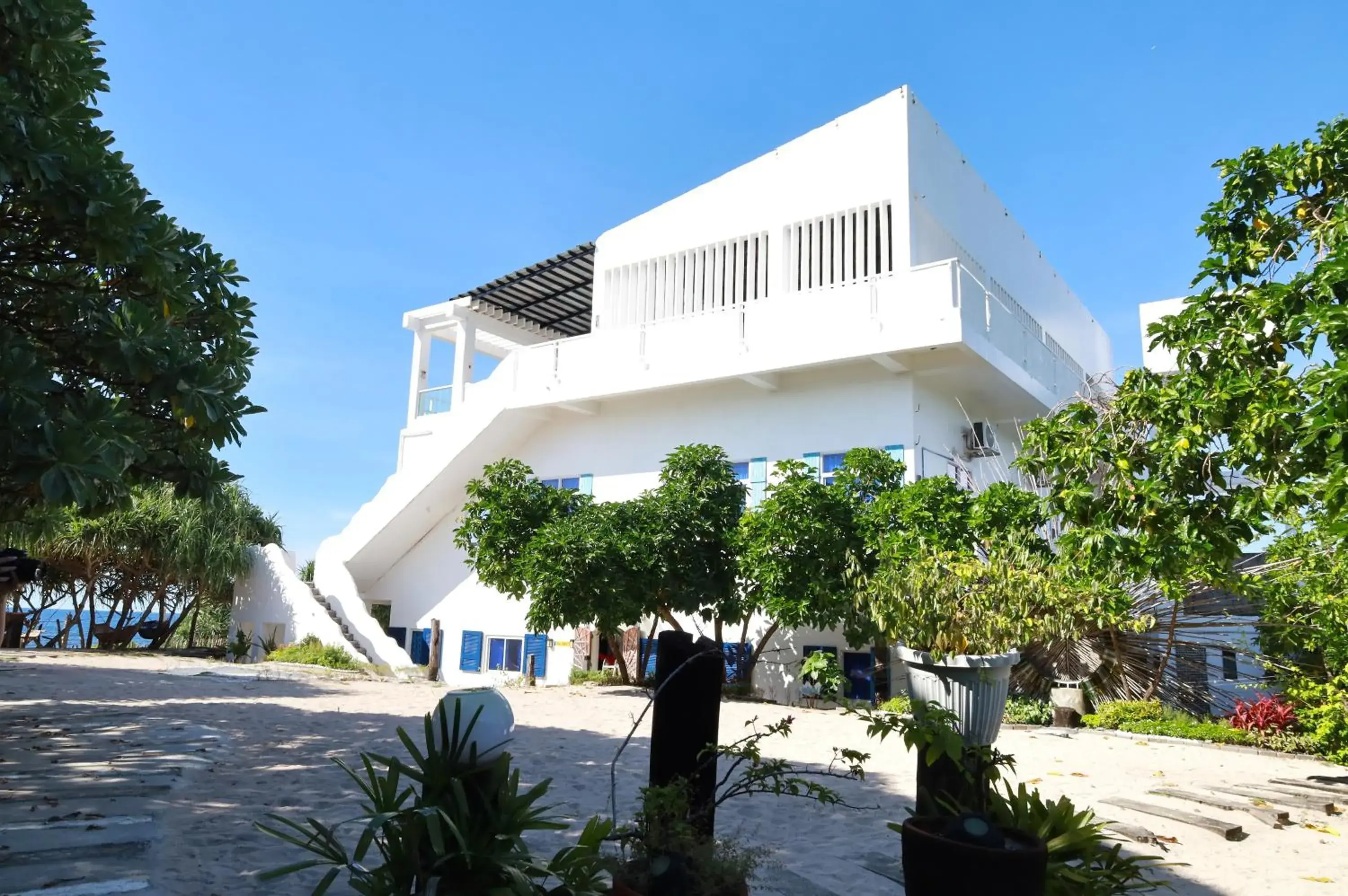 Property building in Chalaroste Place by SMS Hospitality Property building in Chalaroste Place by SMS Hospitality