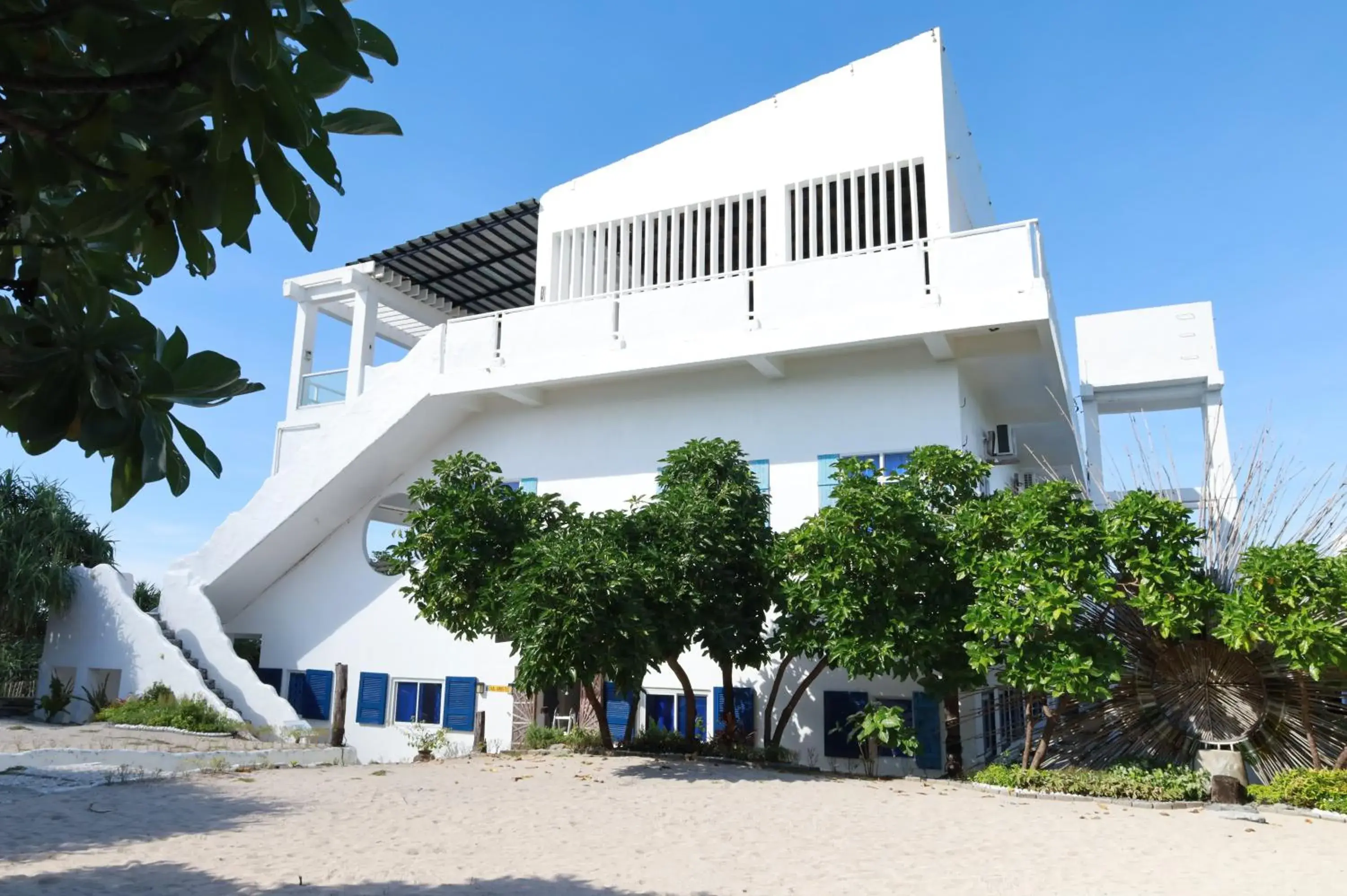 Property building in Chalaroste Place by SMS Hospitality Property building in Chalaroste Place by SMS Hospitality