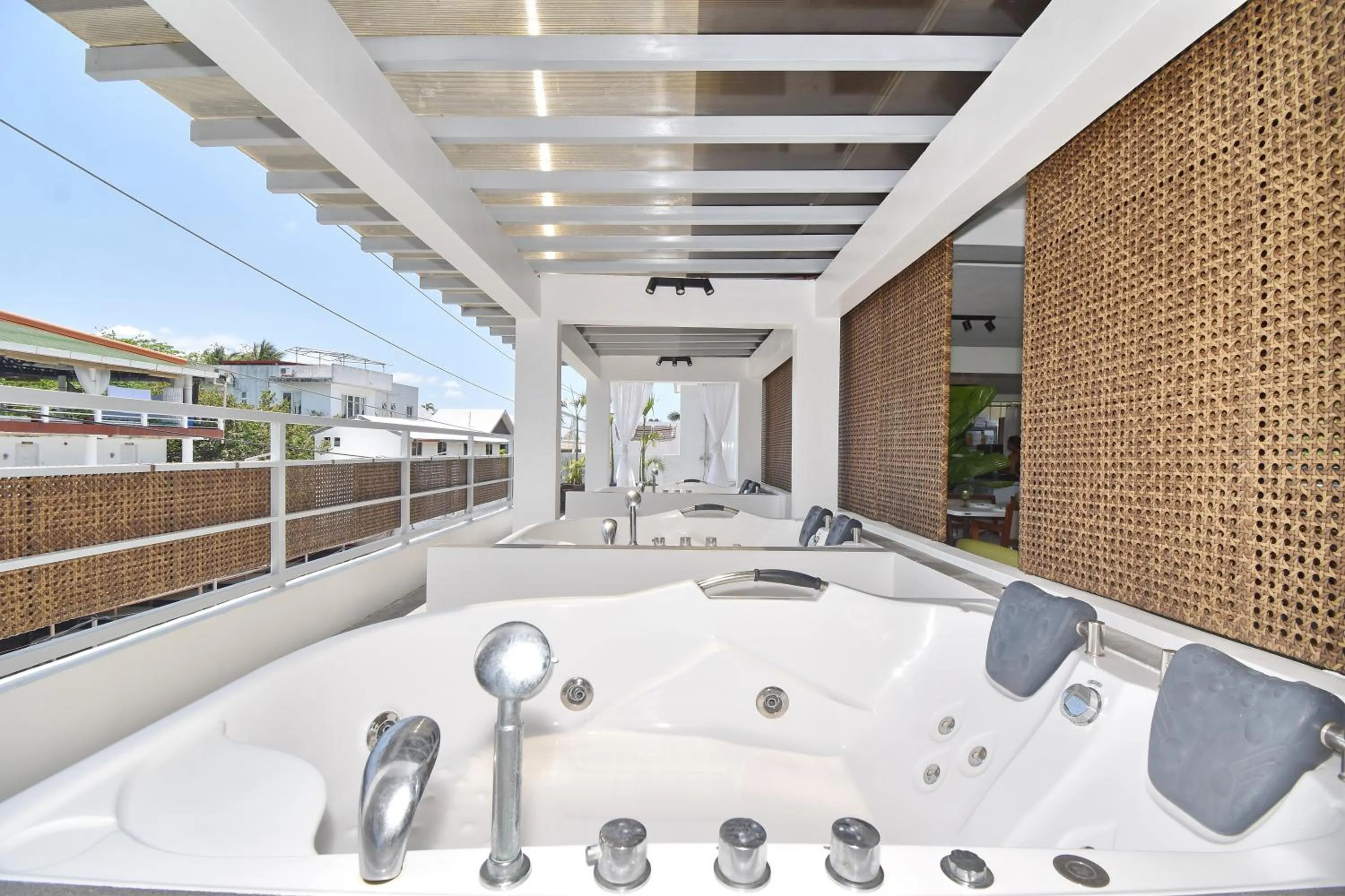 Hot Tub in Bale Mi Boracay