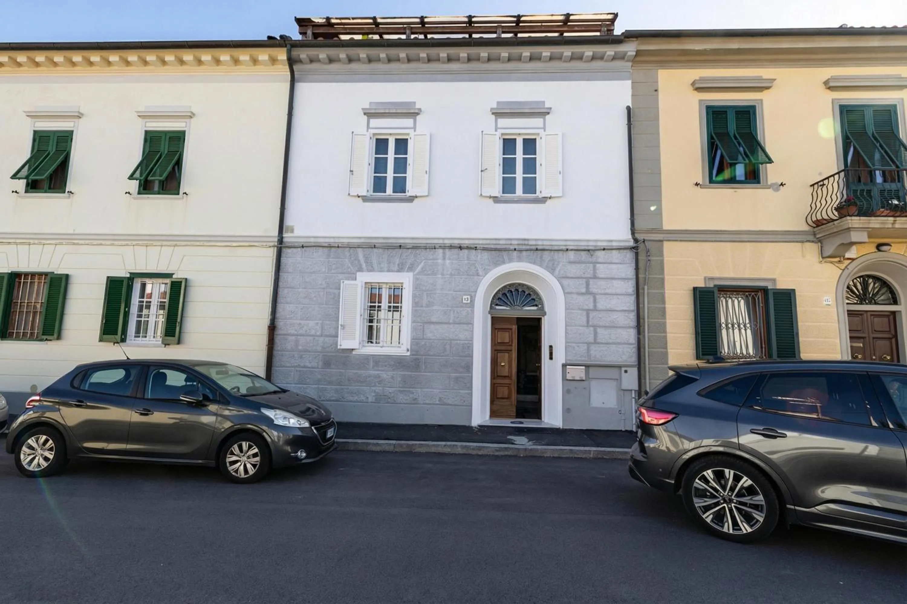 Ardenza's Aires 600m From Sea - Happy Rentals