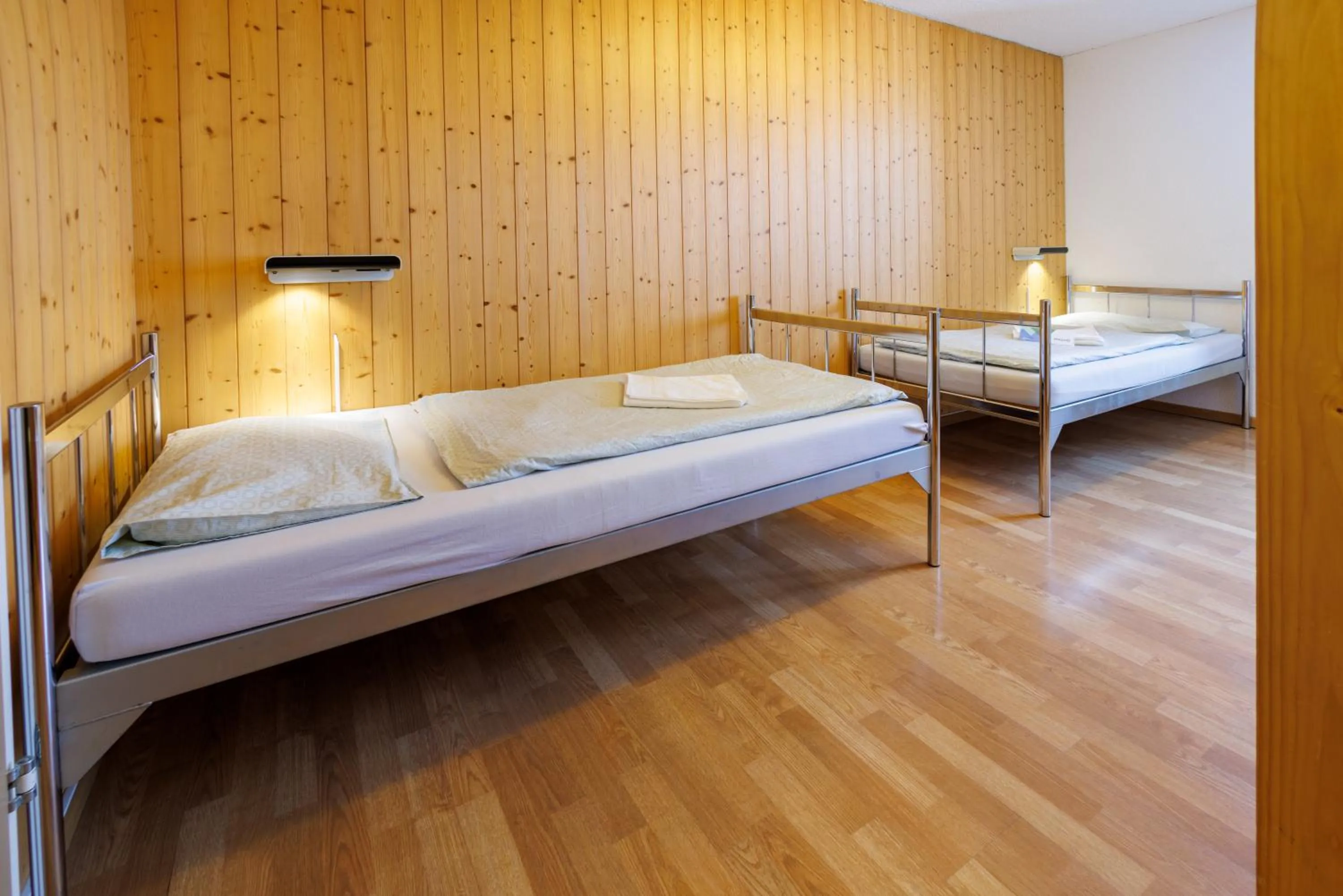 Bedroom, Bed in Engelberg Youth Hostel