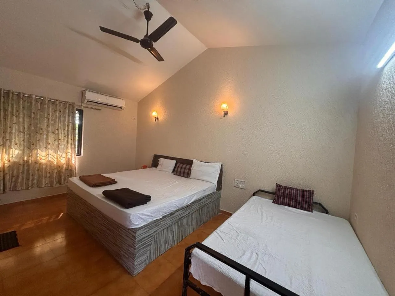 Bed in Hotel Sai Plaza