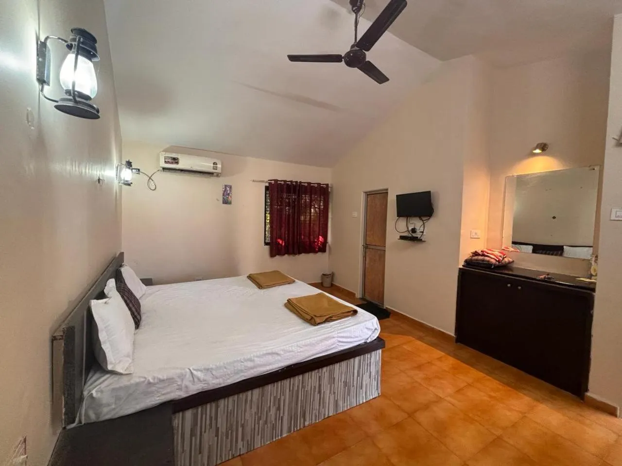 Bed in Hotel Sai Plaza