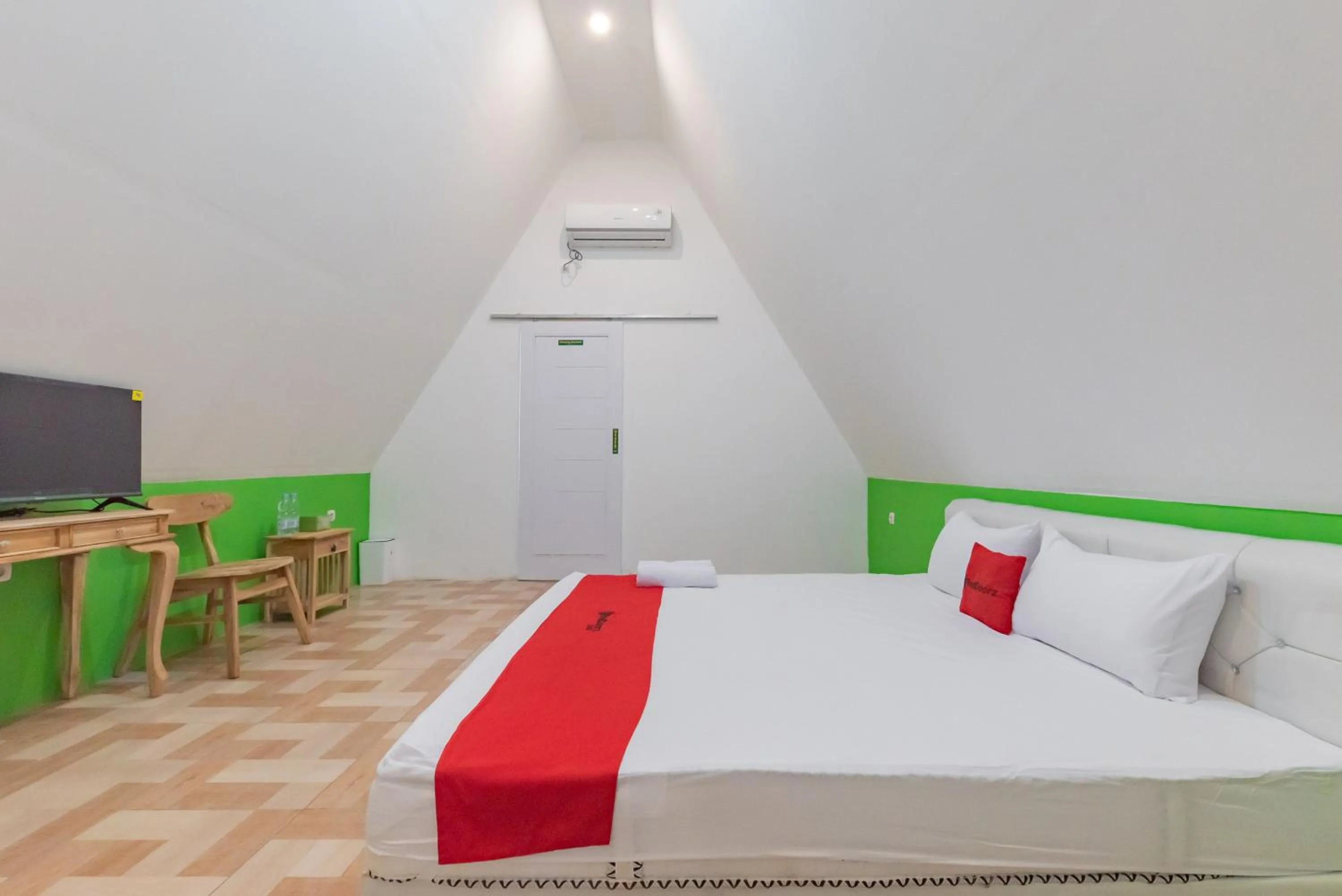 Bed in RedDoorz Syariah Plus Near Sukabumi Station