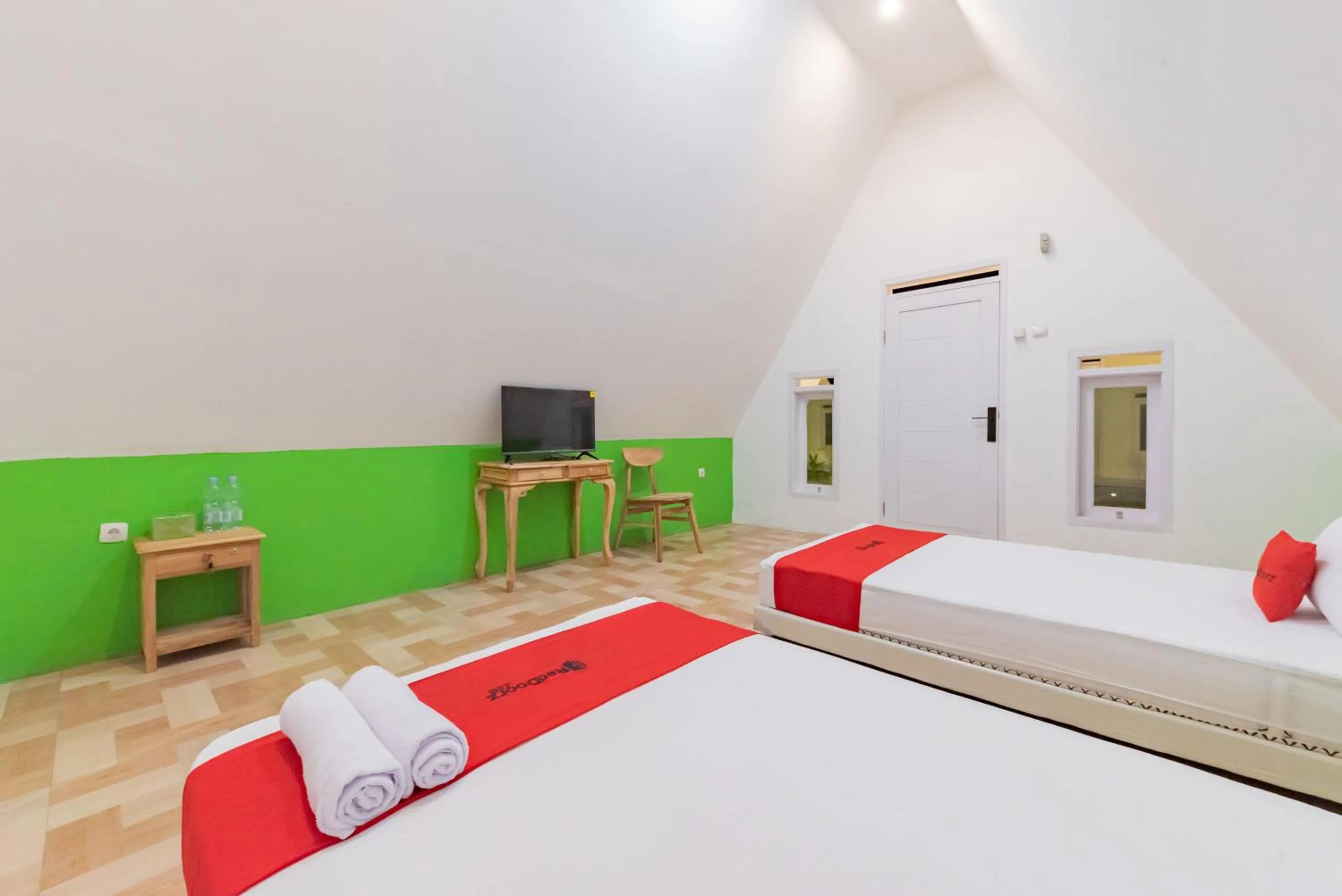 Bed in RedDoorz Syariah Plus Near Sukabumi Station