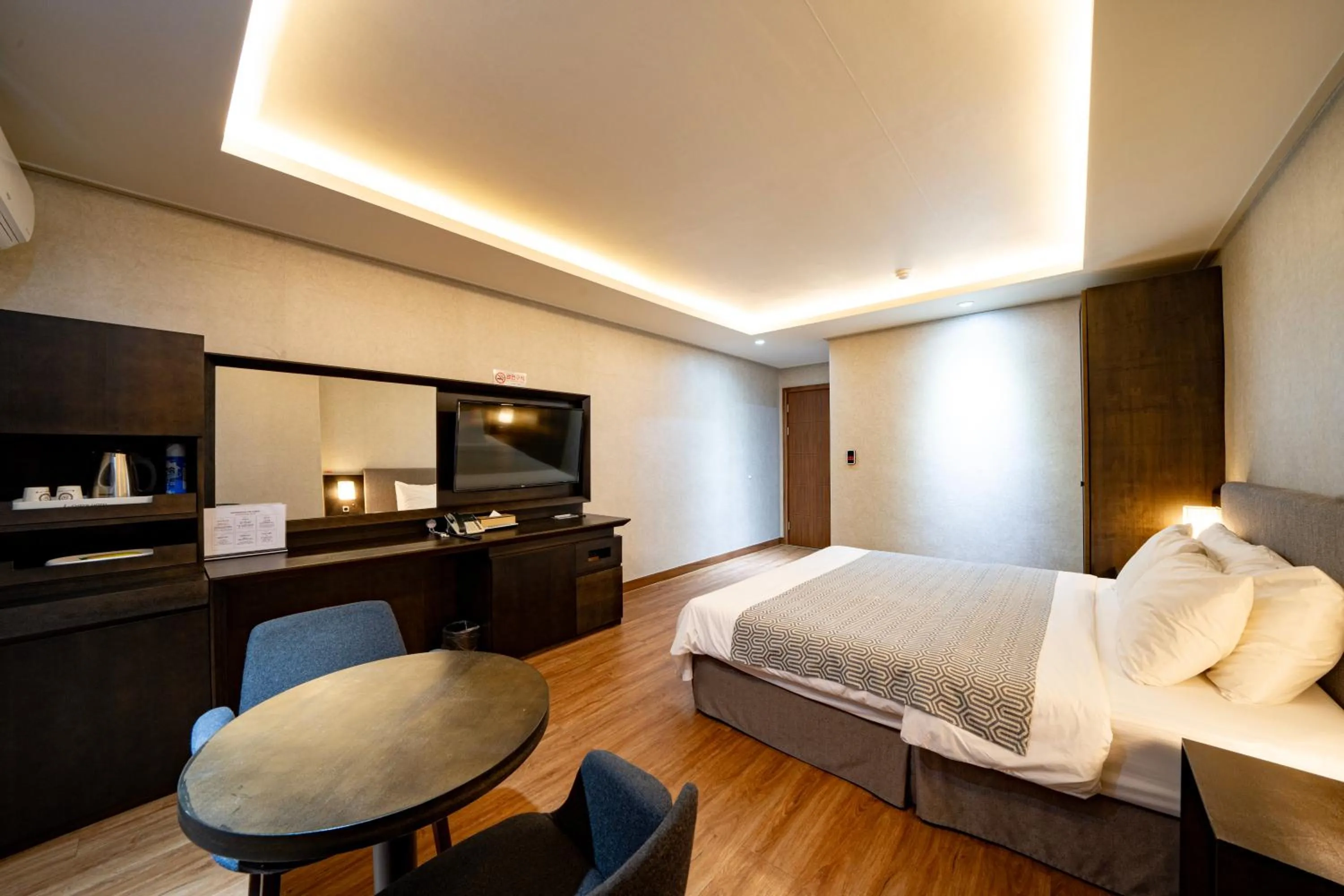 Bed in I-check Hyunjin Hotel
