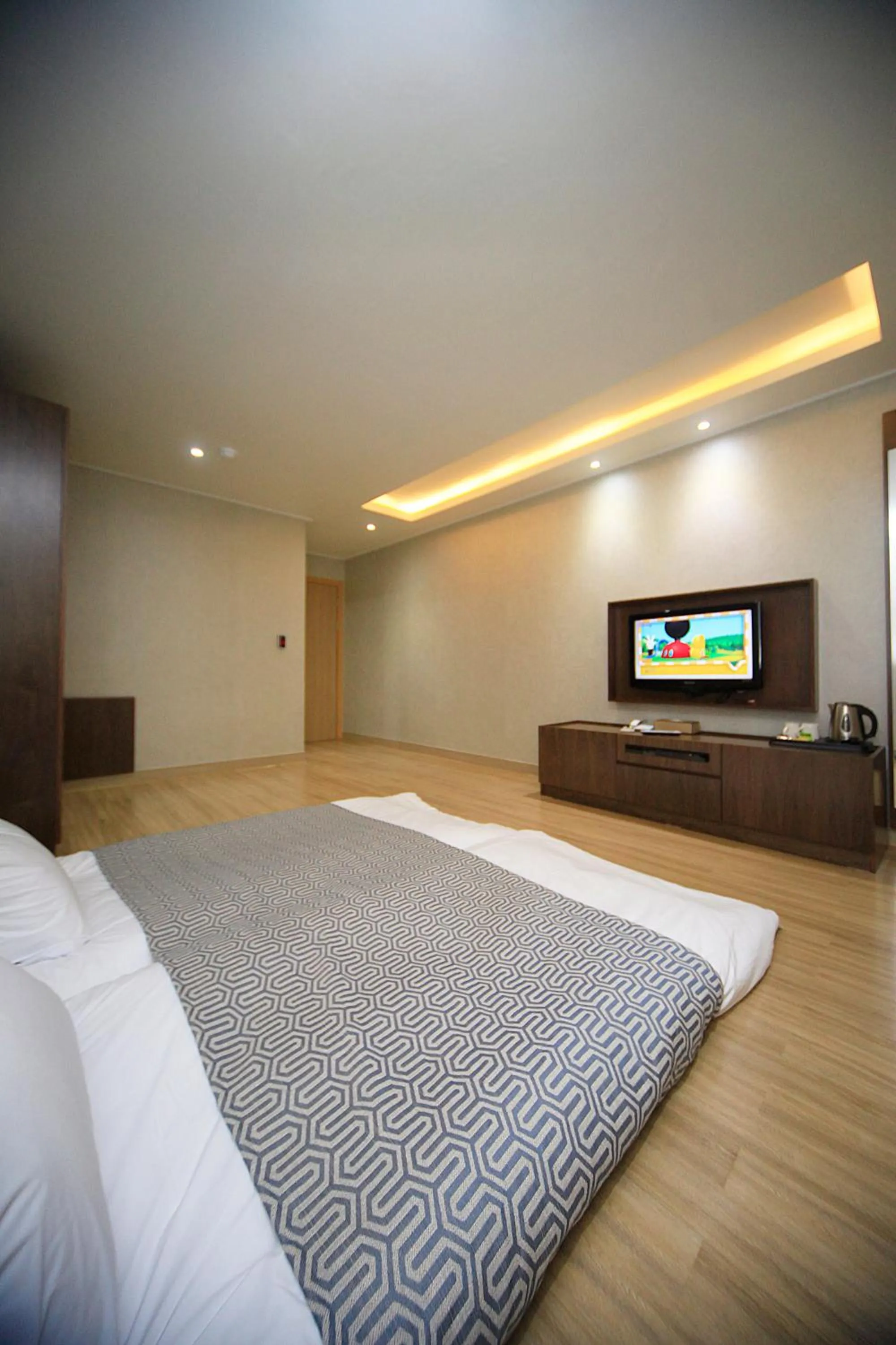 Bed in I-check Hyunjin Hotel