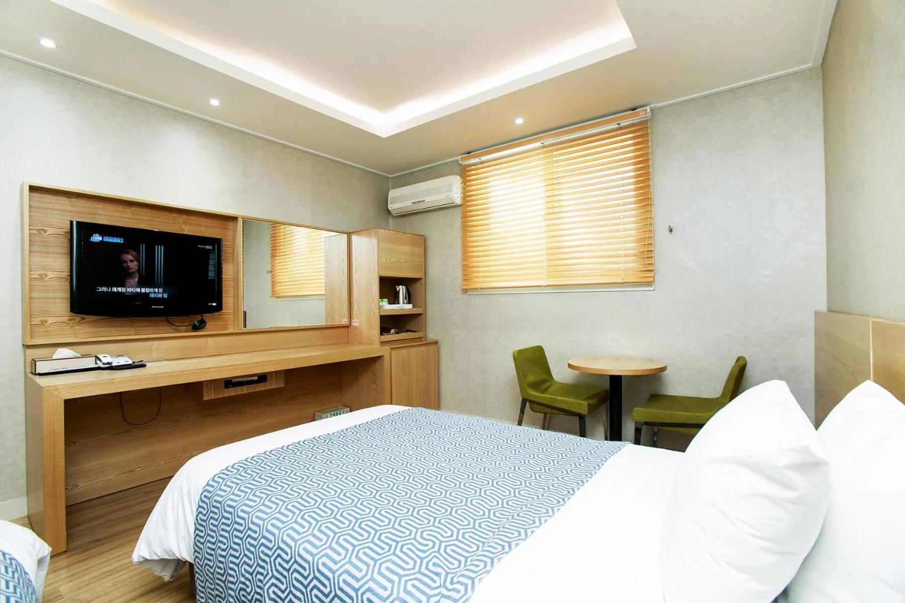 City view, Bed in I-check Hyunjin Hotel