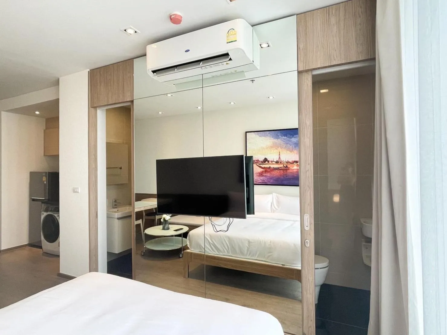 TV and multimedia in Hampton Residence Next To Emporium