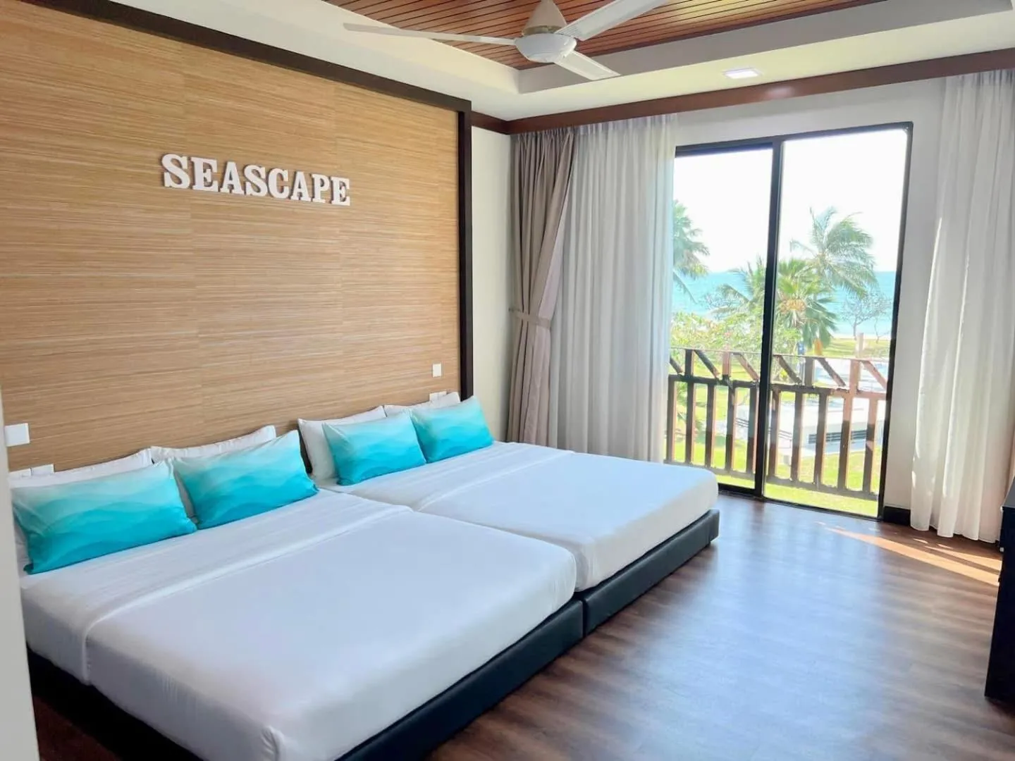 Two-Bedroom Apartment in Seascape Karambunai Home - Amazing sea front view!