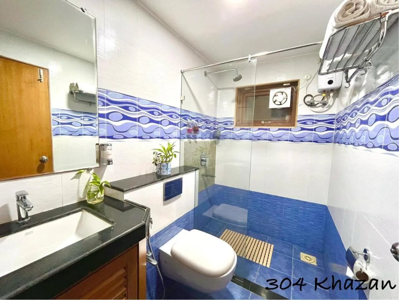 Bathroom in Beach Paradise Miramar Goa