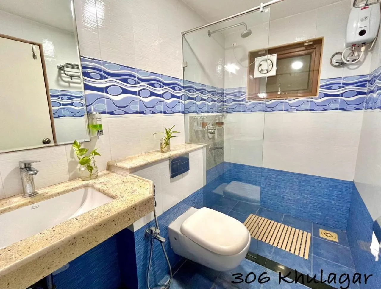 Bathroom in Beach Paradise Miramar Goa