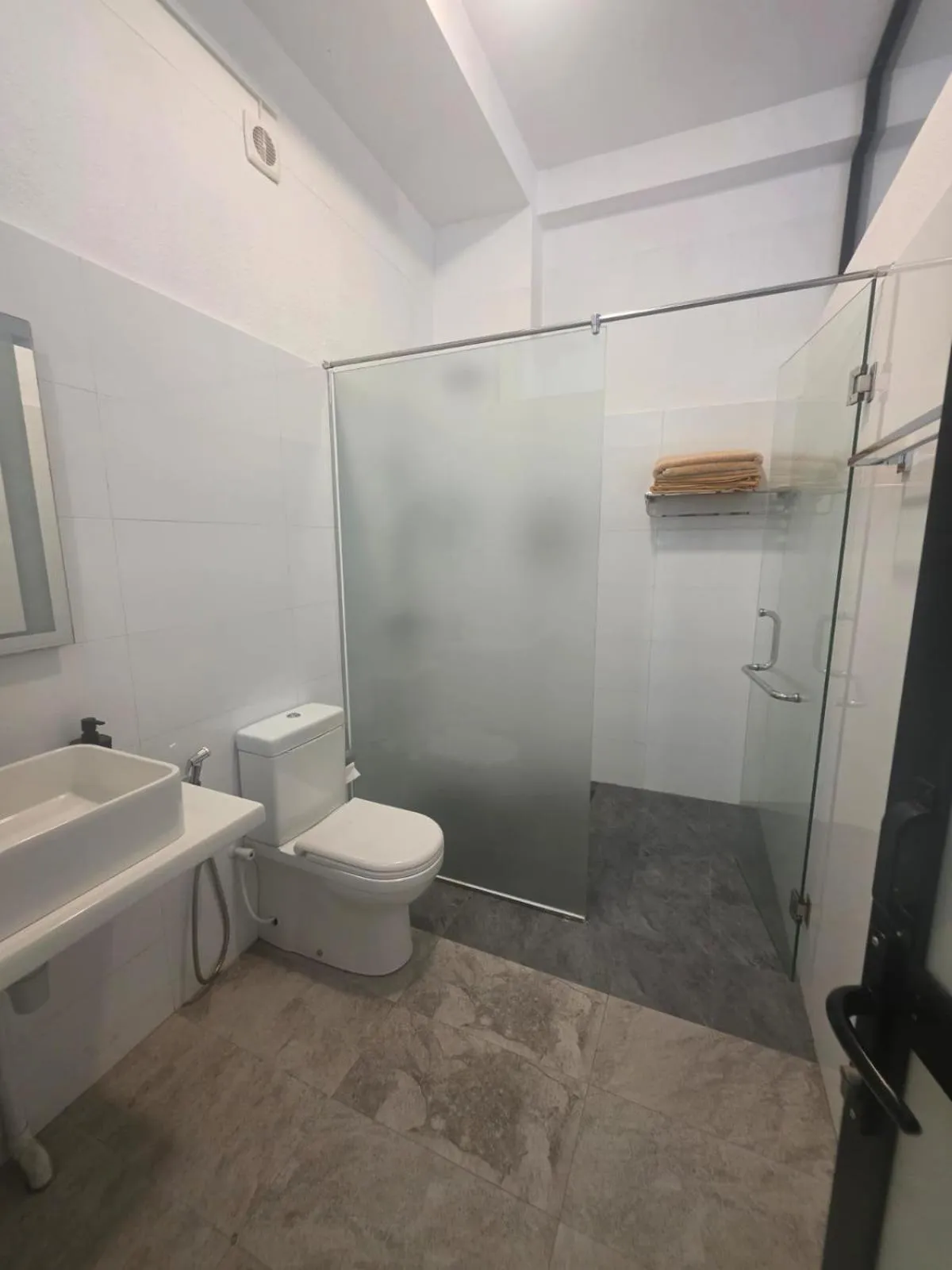 Toilet in Weligama Ocean Breeze