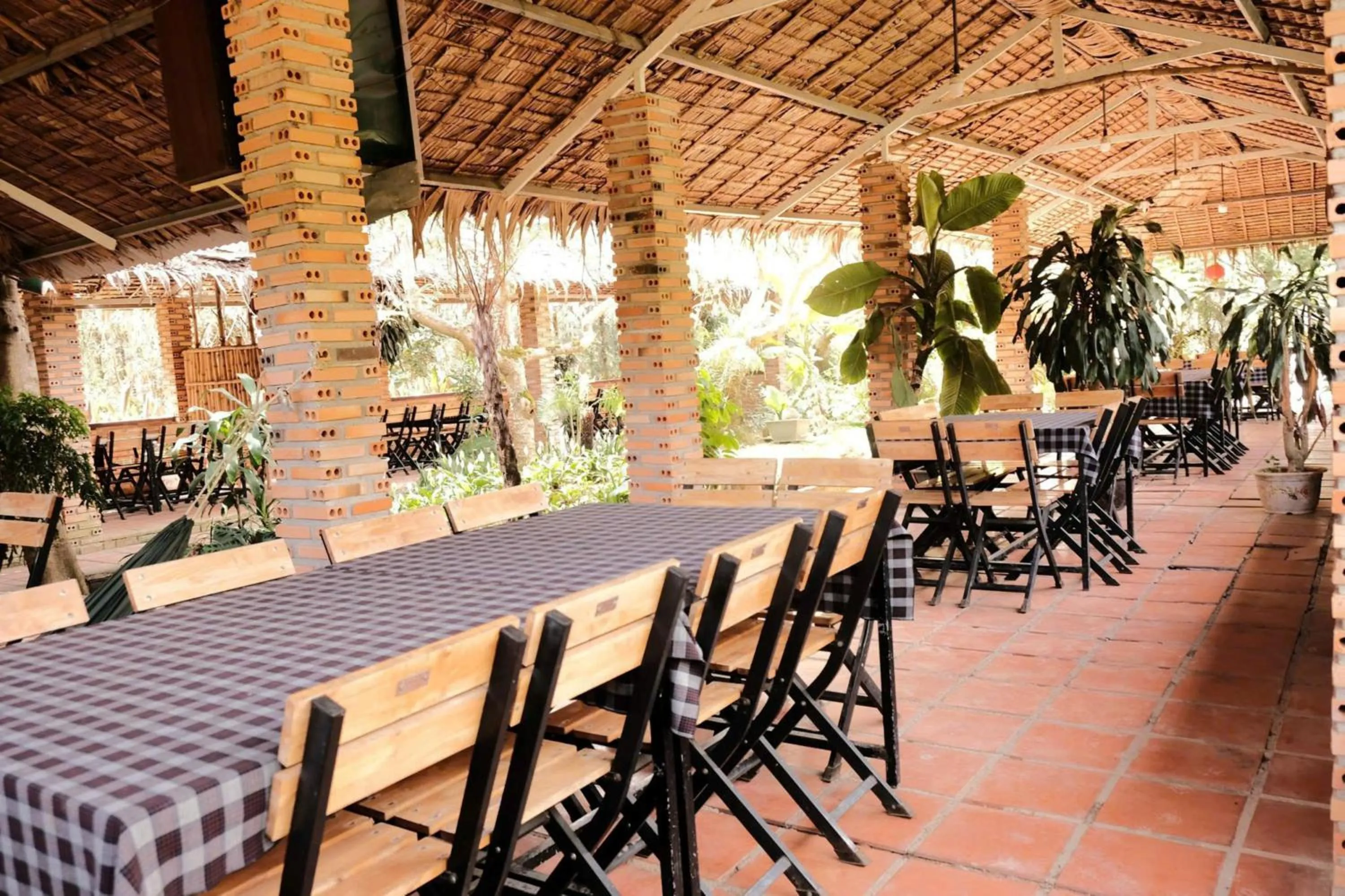 Restaurant/places to eat in White Villa Đà Lạt