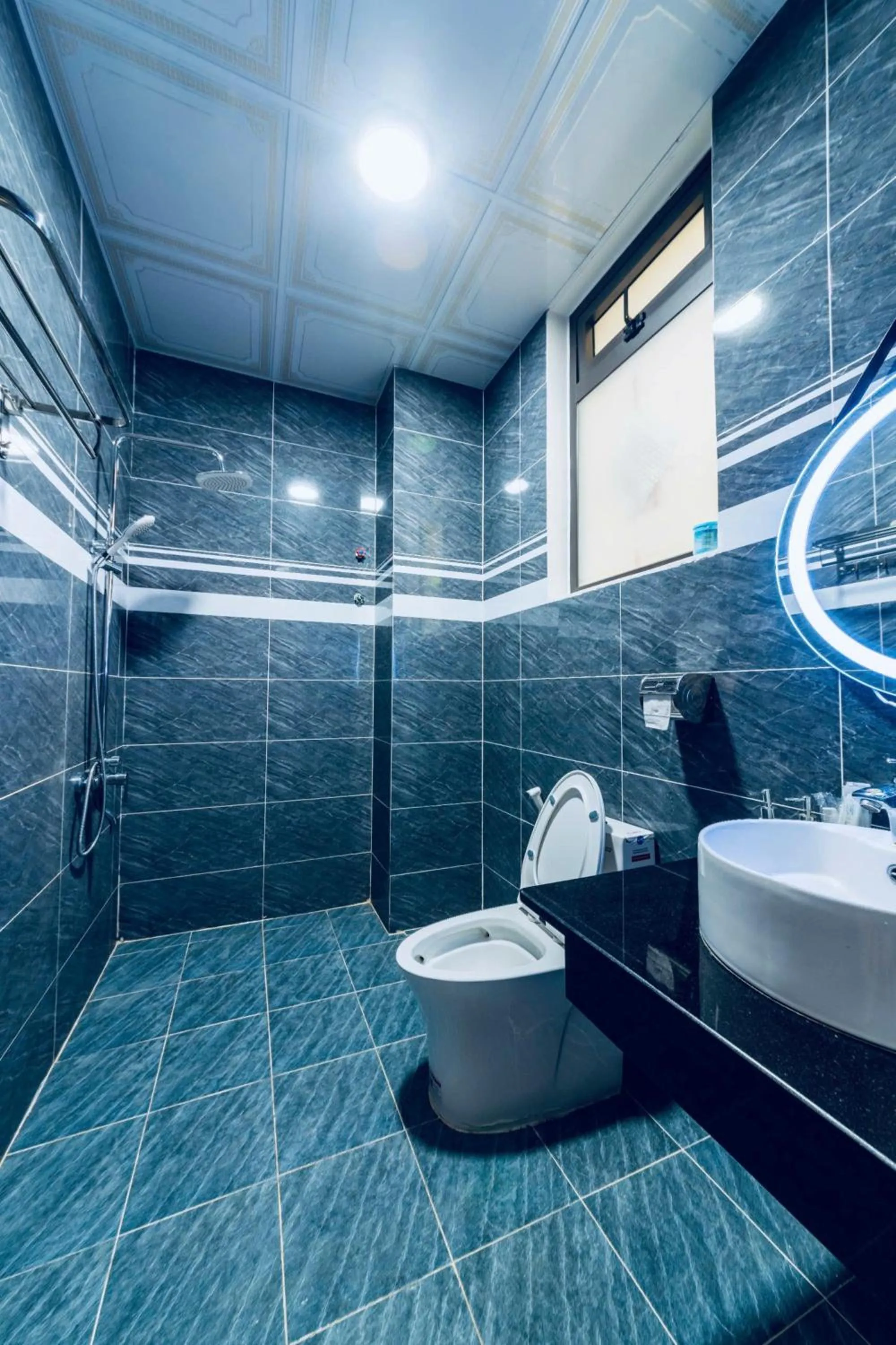 Bathroom in White Villa Đà Lạt